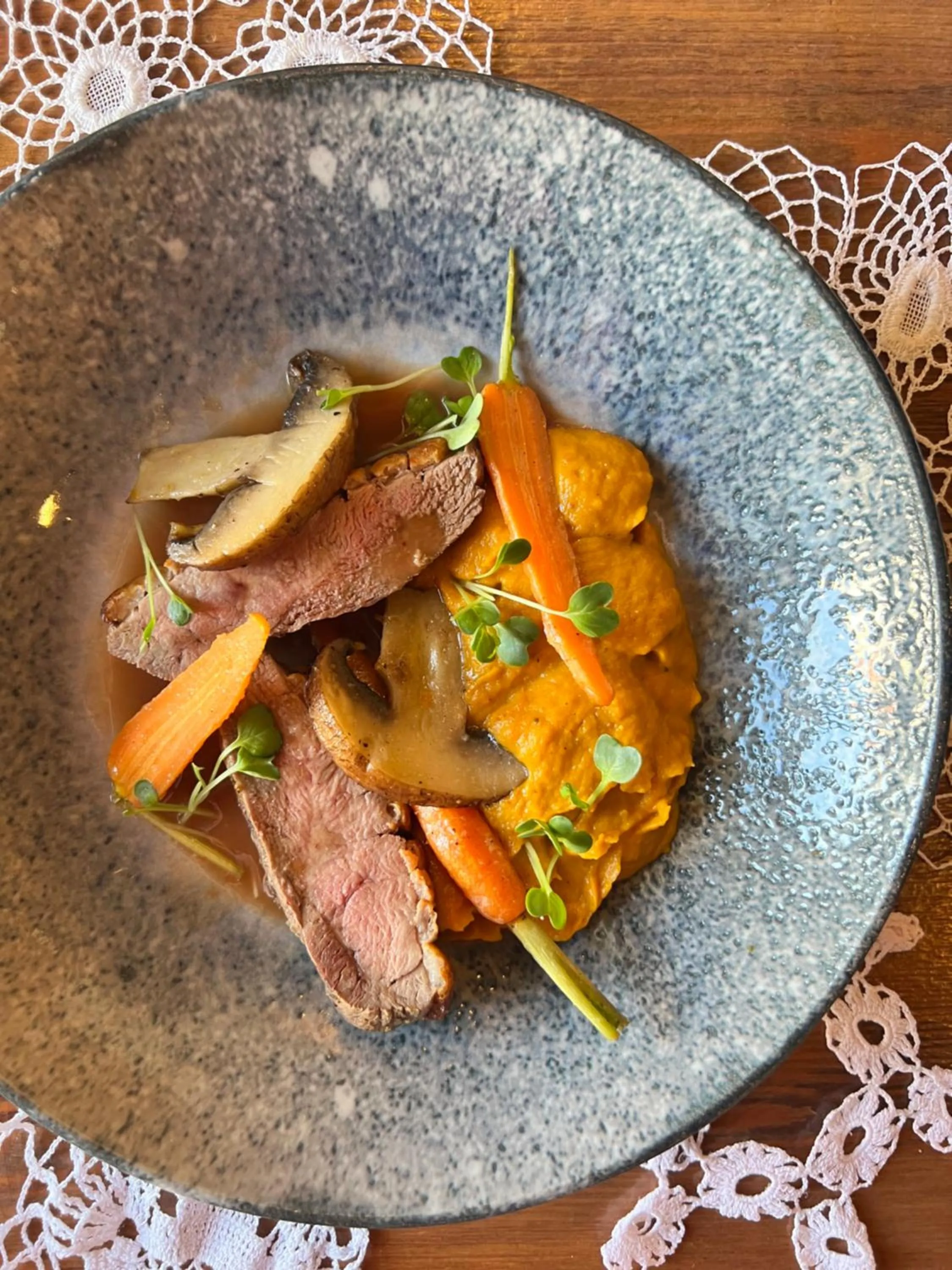 Food in Villa Regia