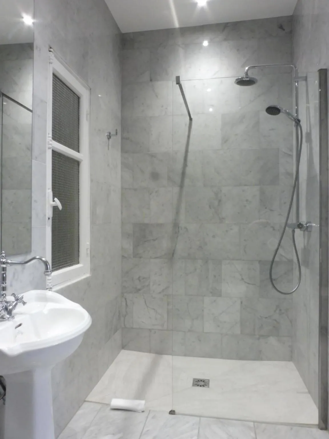 Shower in Hotel Normandy