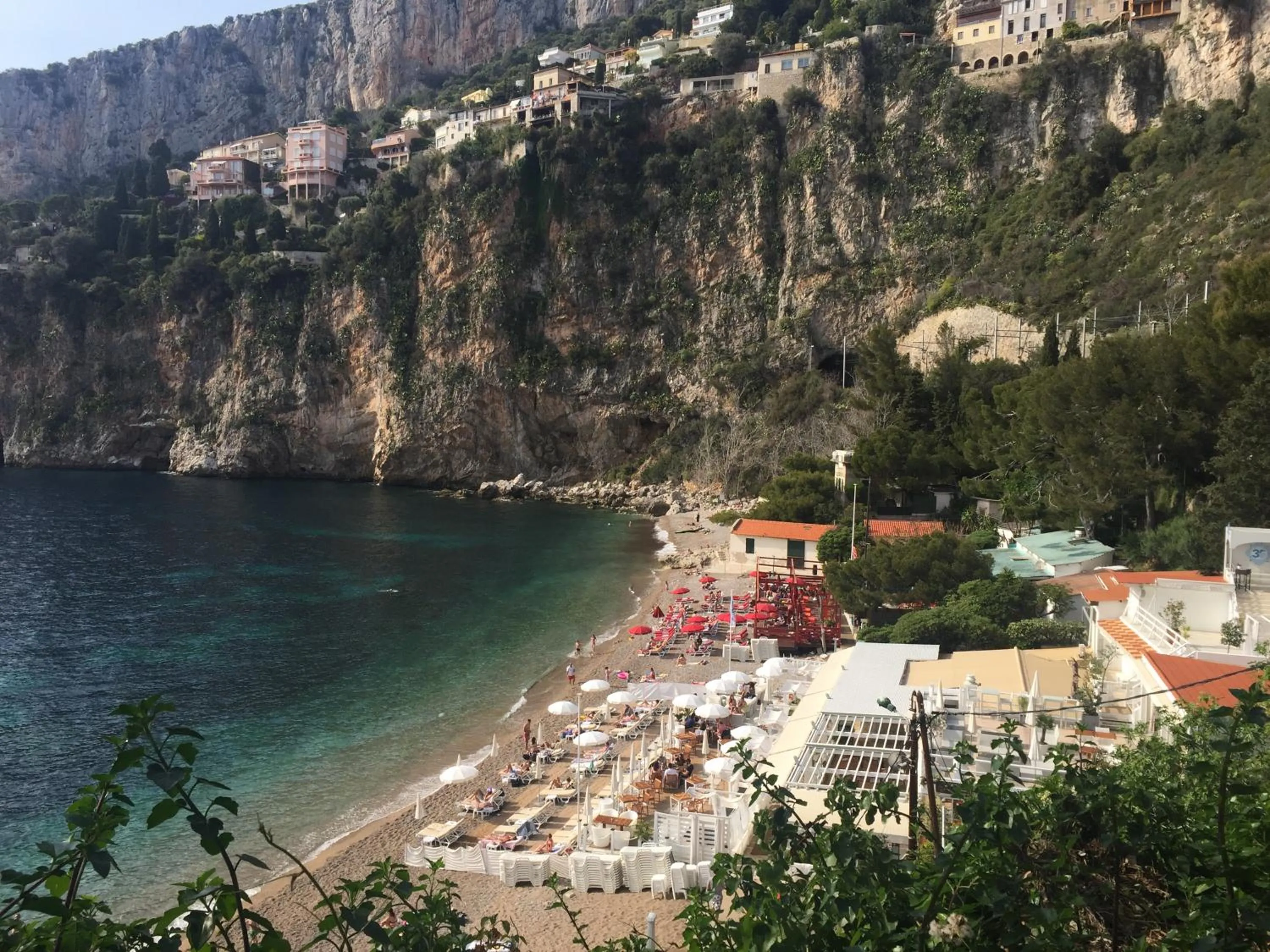 Restaurant/places to eat in Hotel Normandy