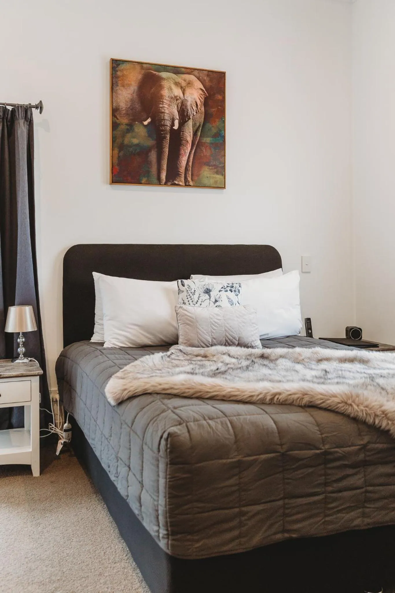 Bed in Talisman Hotel & Restaurant