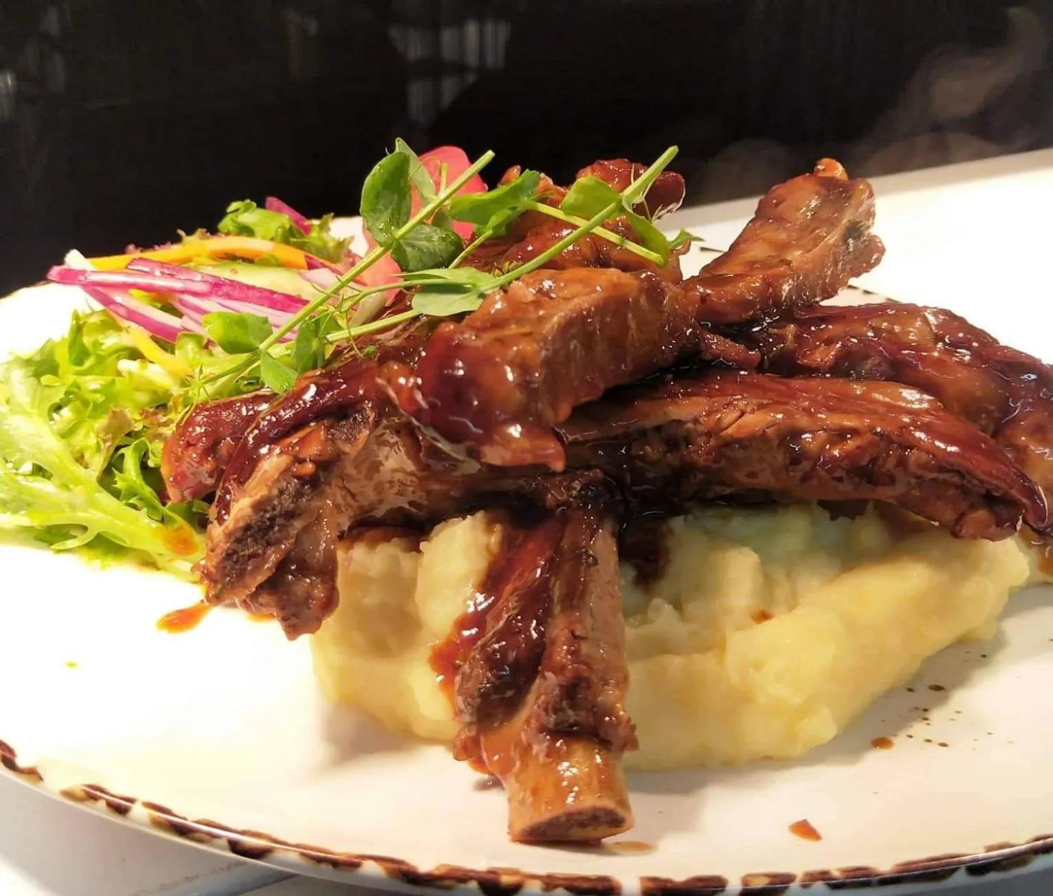 Talisman Hotel & Restaurant