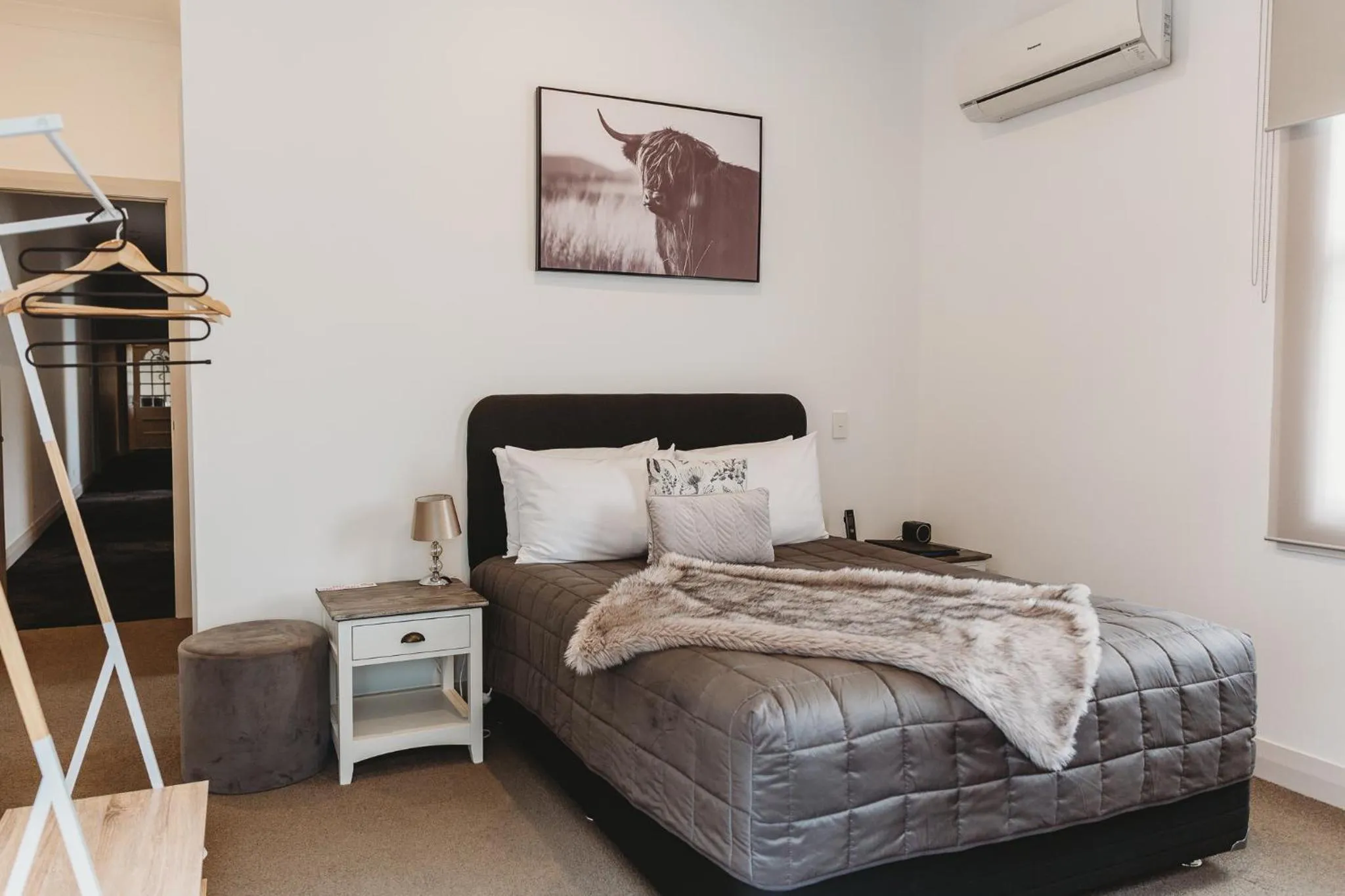 Bed in Talisman Hotel & Restaurant