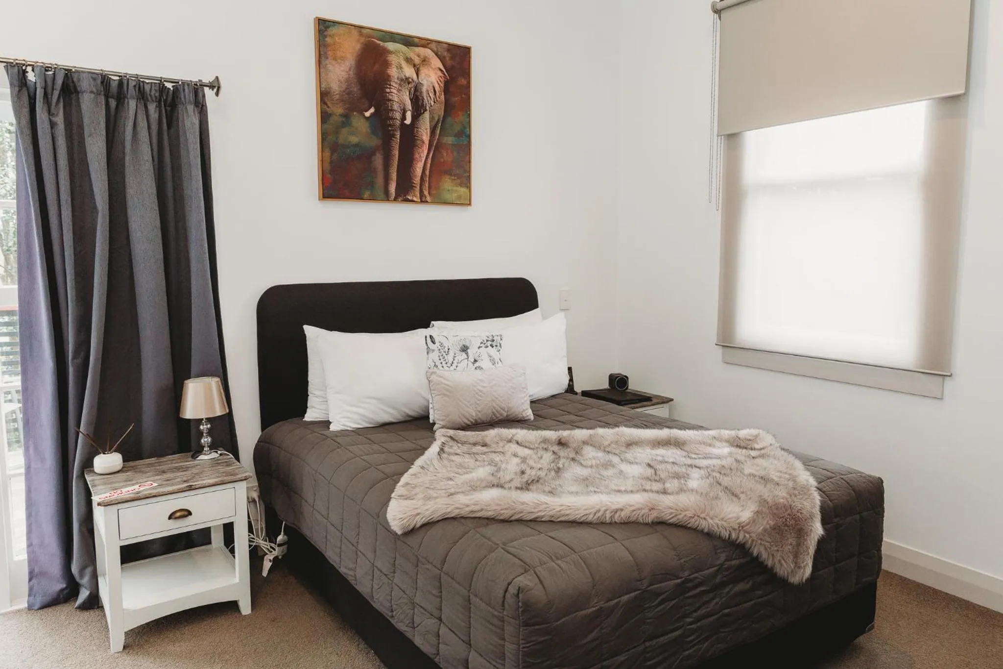 Bed in Talisman Hotel & Restaurant