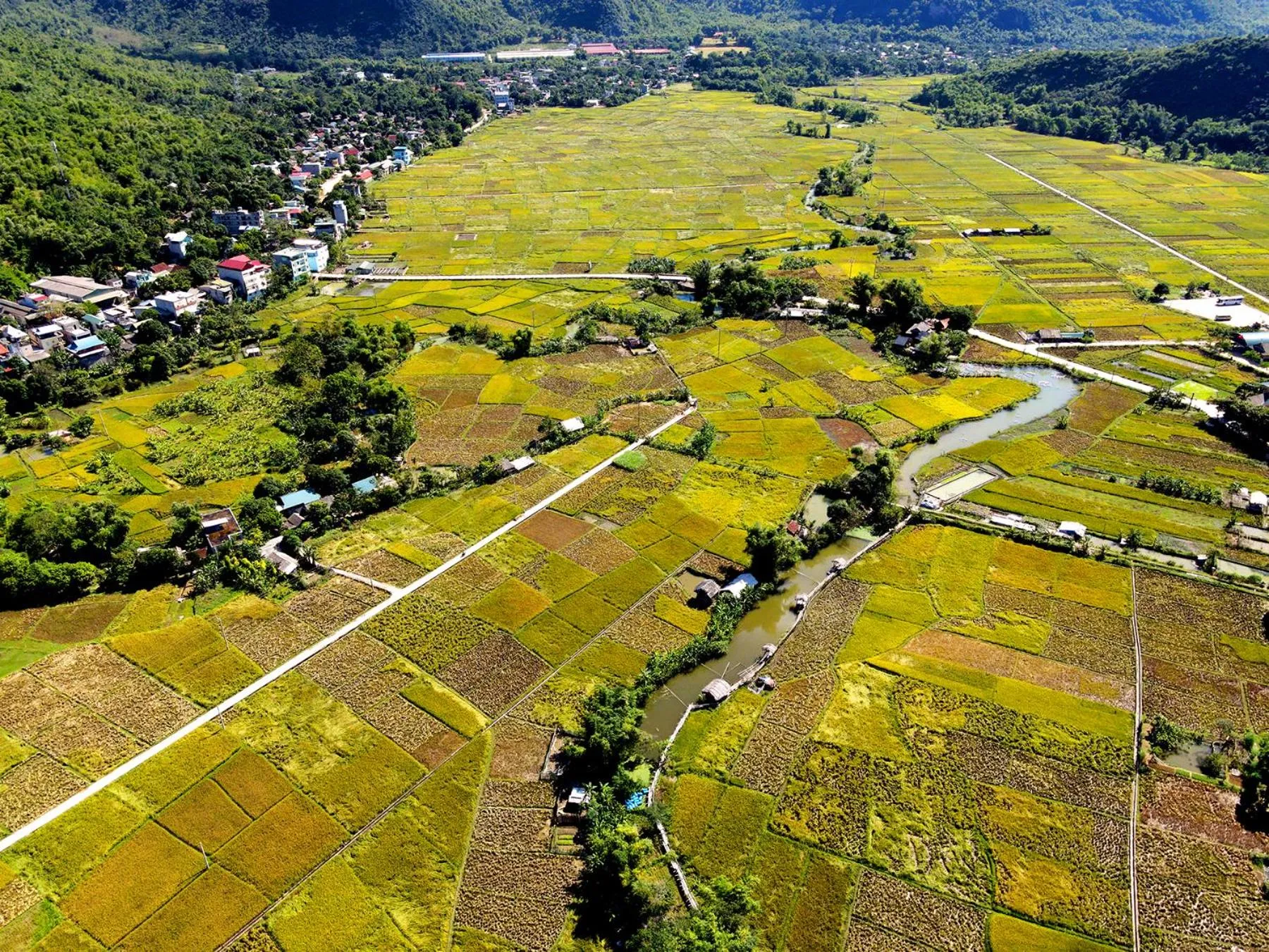 Nearby landmark in Mai Chau Hideaway Lake Resort
