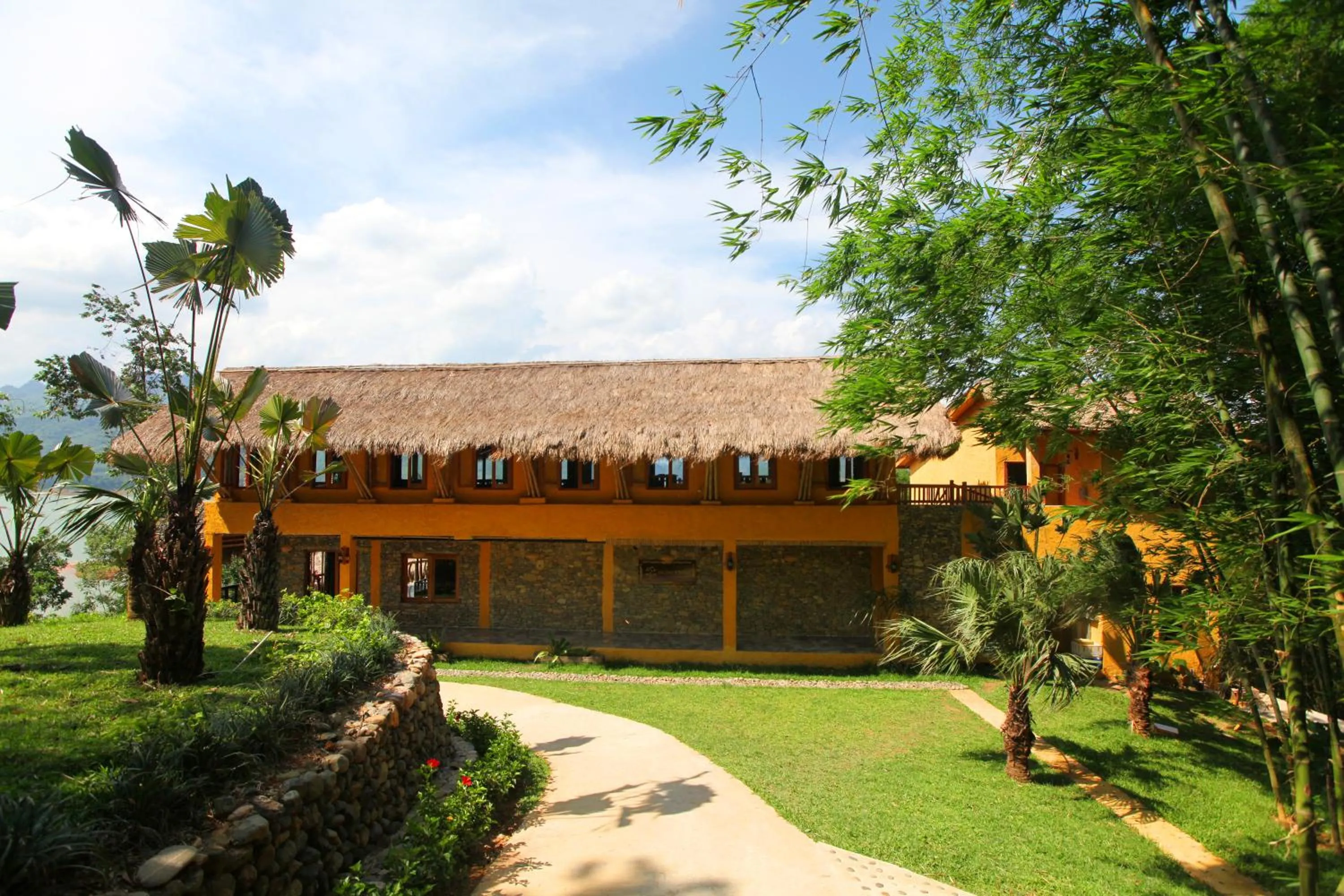 Property building in Mai Chau Hideaway Lake Resort
