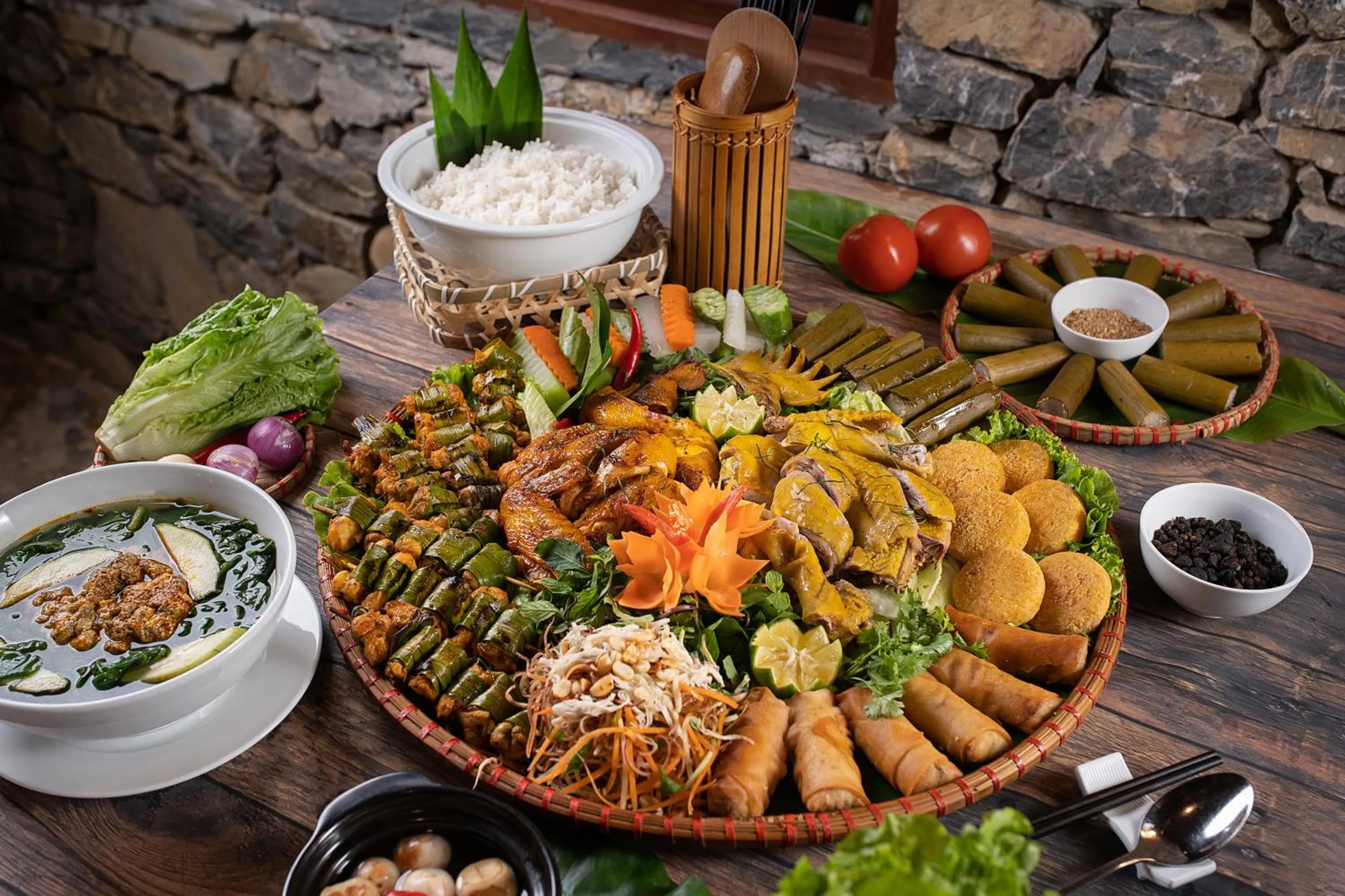 Food in Mai Chau Hideaway Lake Resort