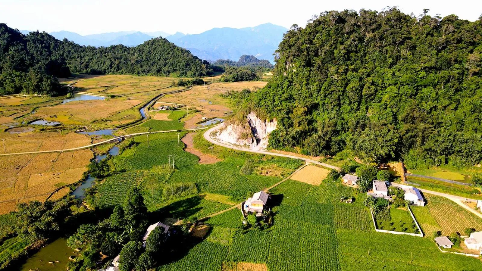 Nearby landmark in Mai Chau Hideaway Lake Resort
