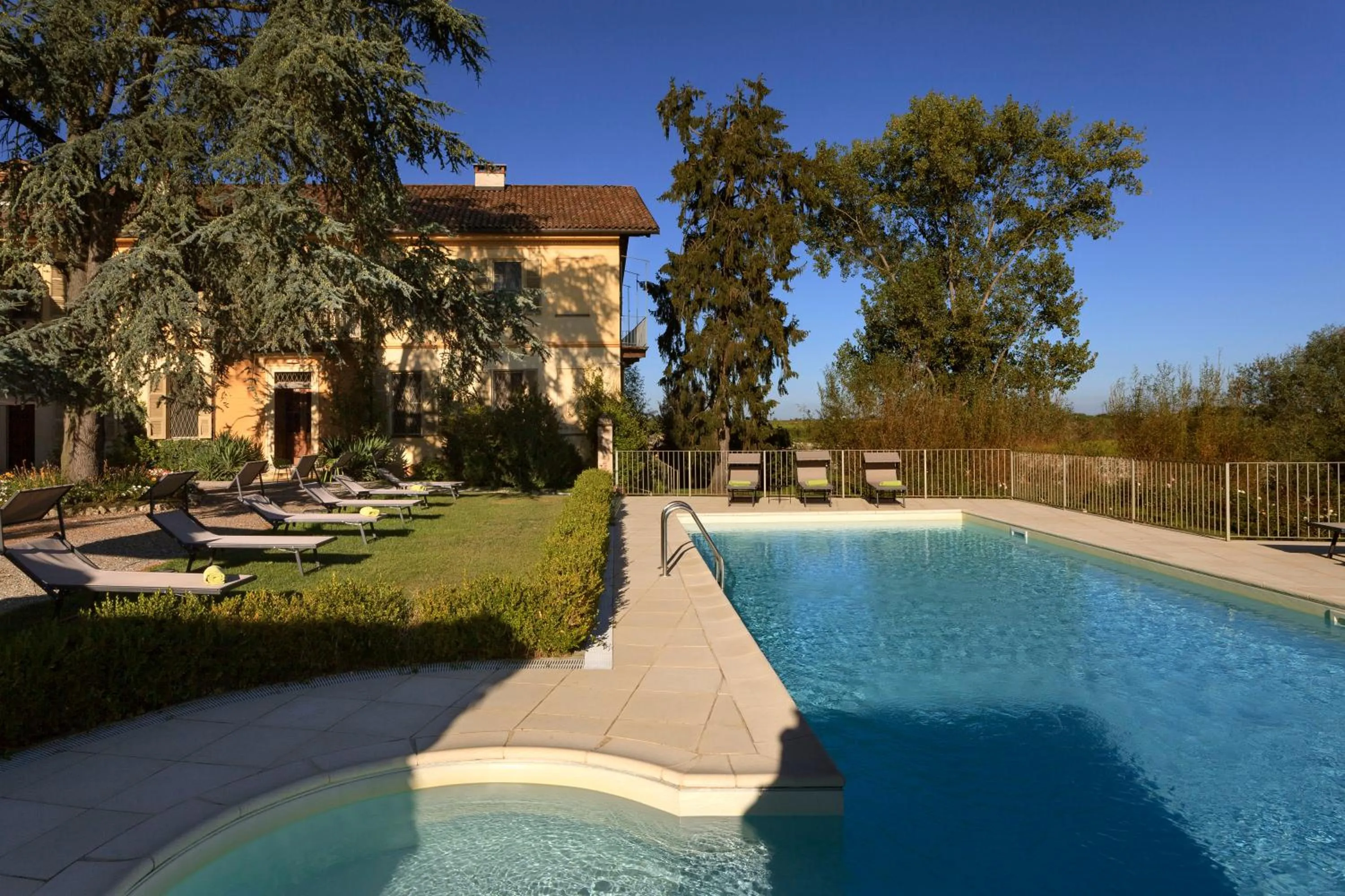 Swimming pool in Borgo Ramezzana Country House