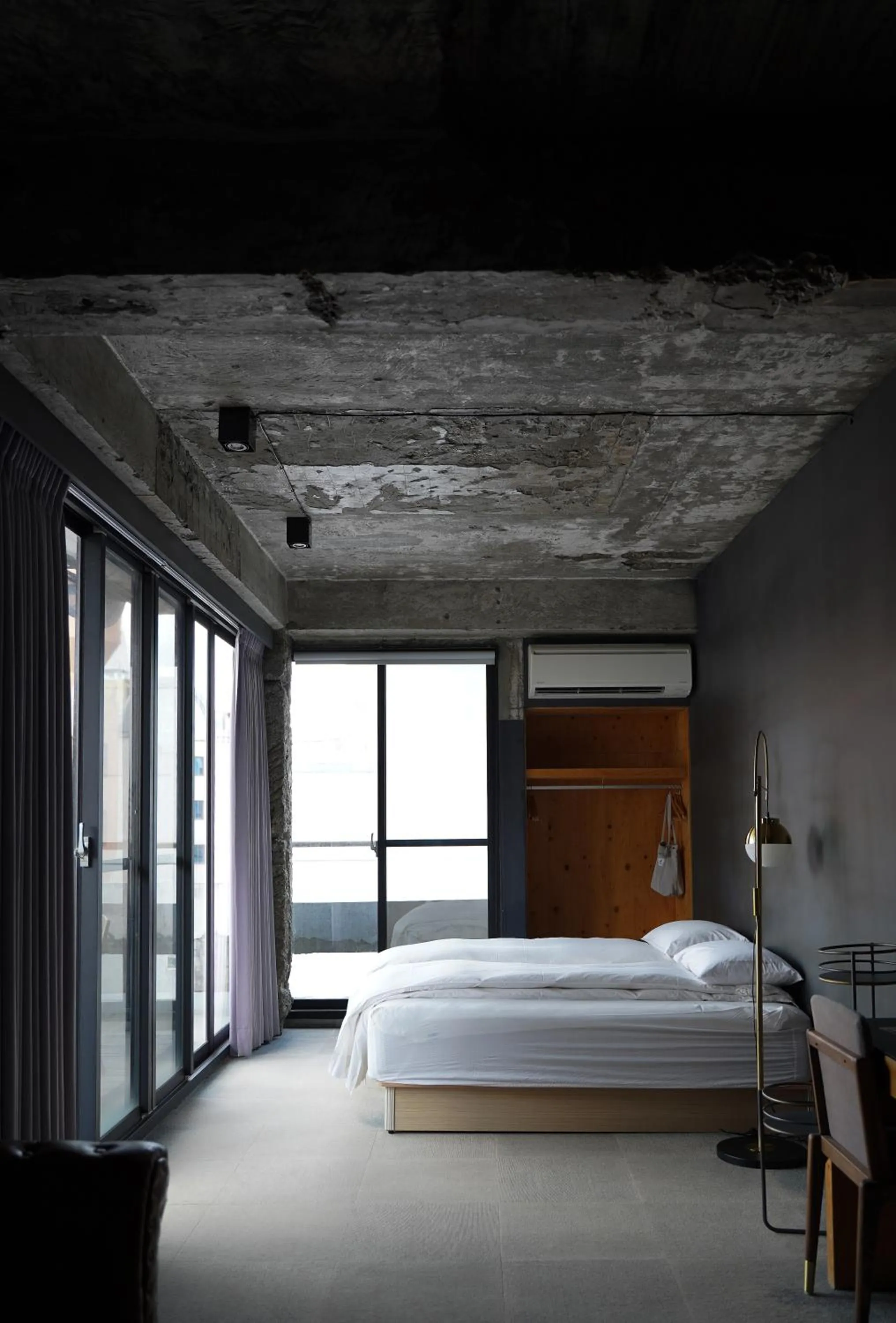 Photo of the whole room, Bed in SOF Hotel