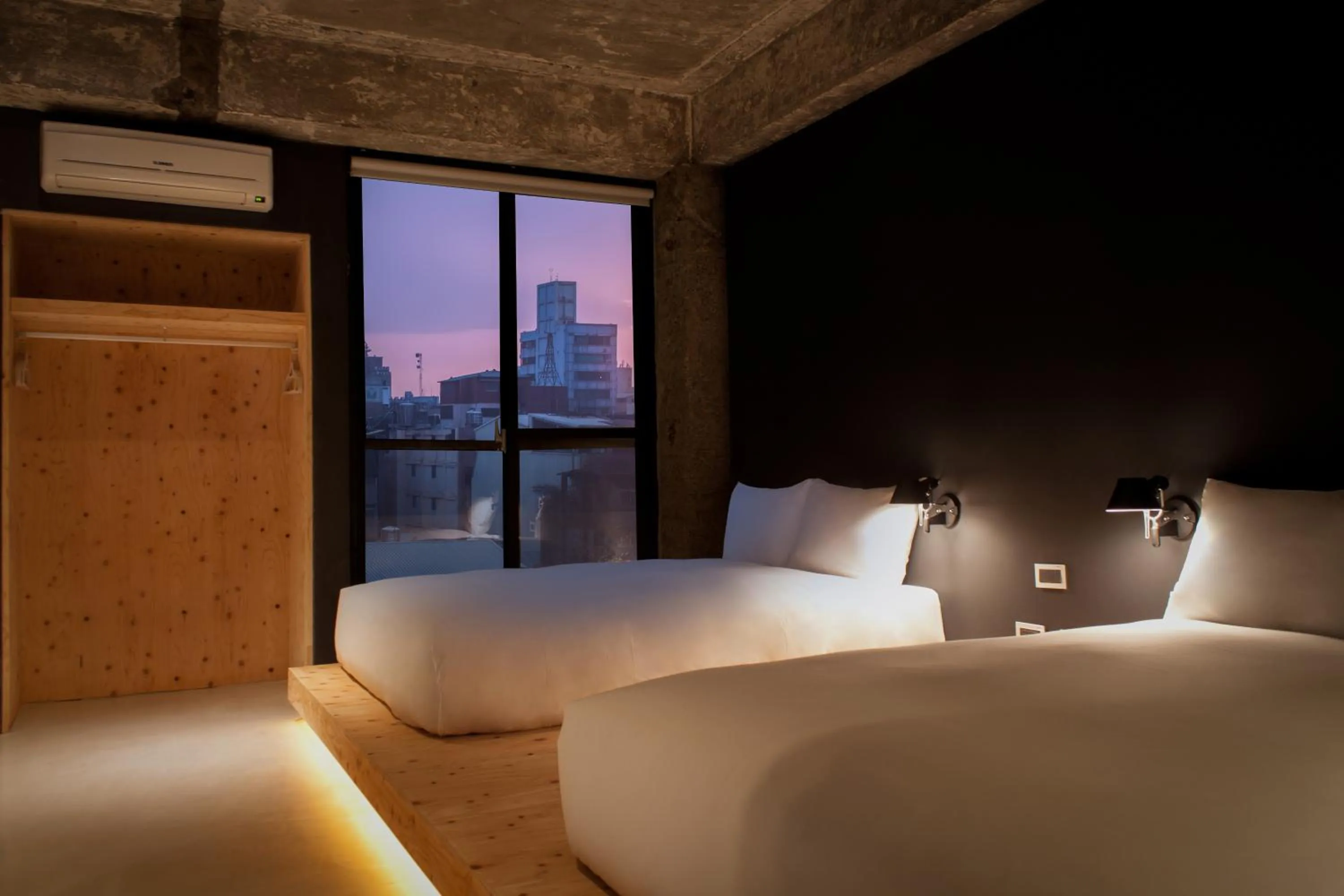 Photo of the whole room, Bed in SOF Hotel