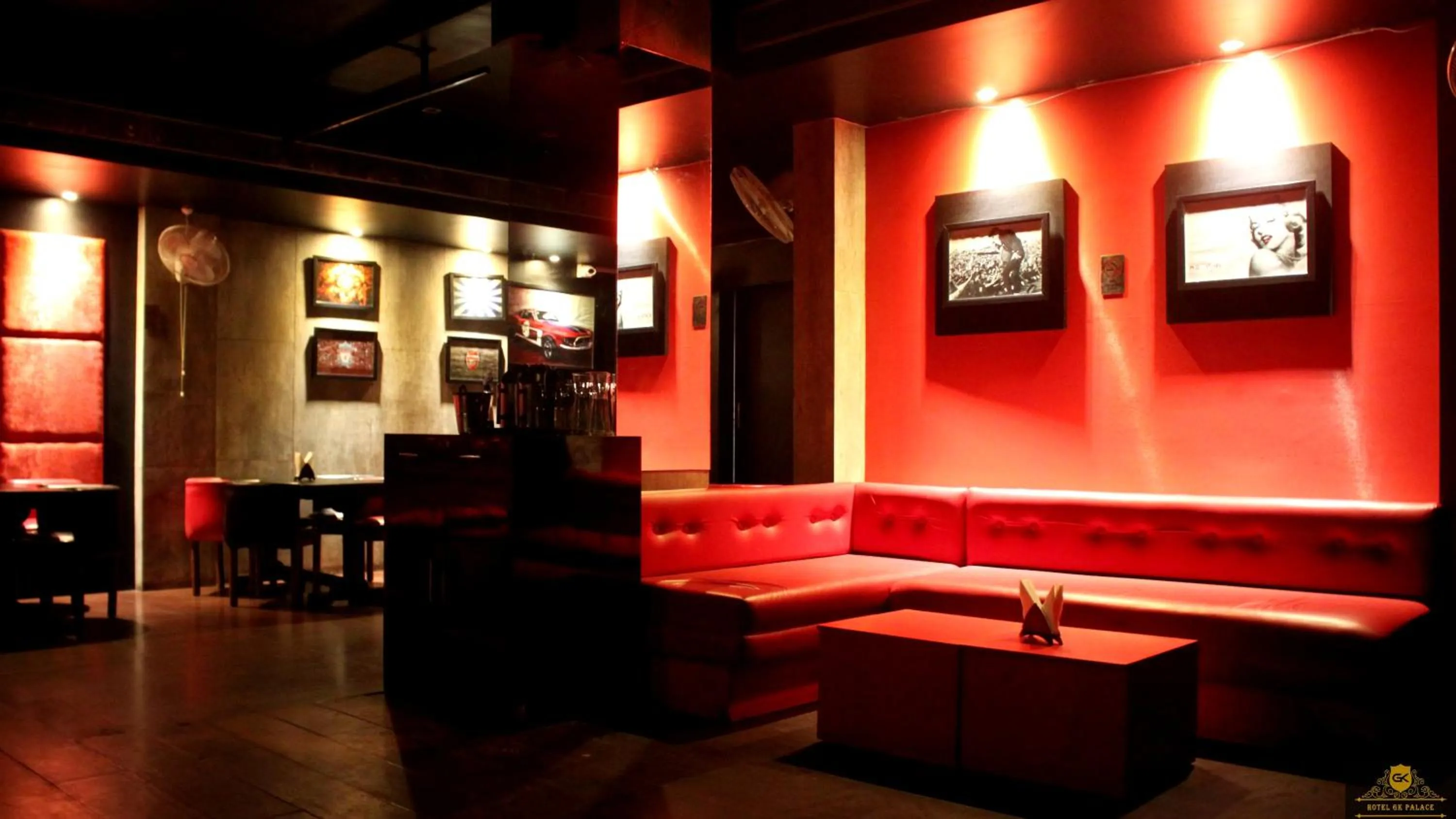 Lounge or bar in GK PALACE Pure VEG Hotel
