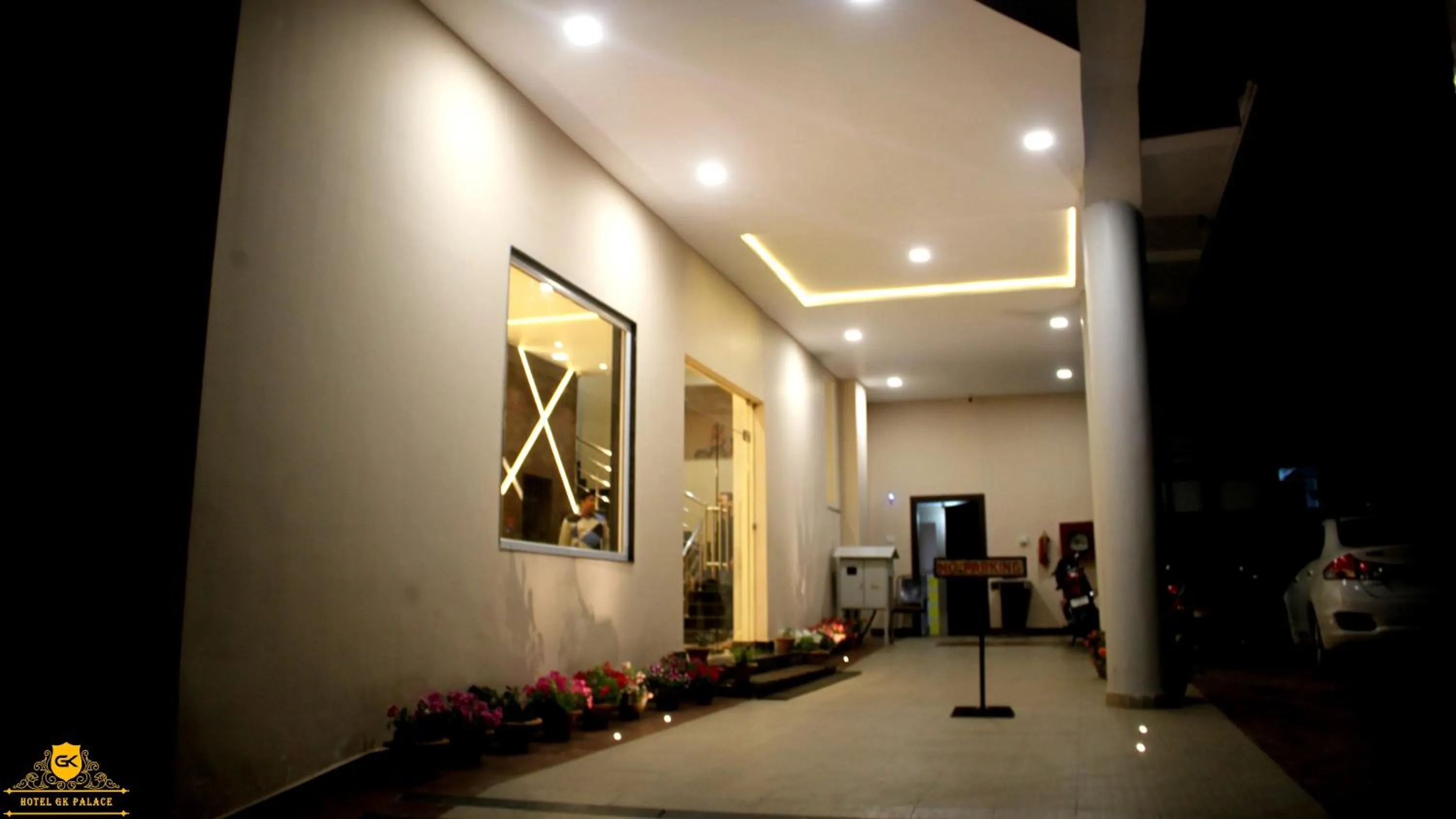 GK PALACE Pure VEG Hotel
