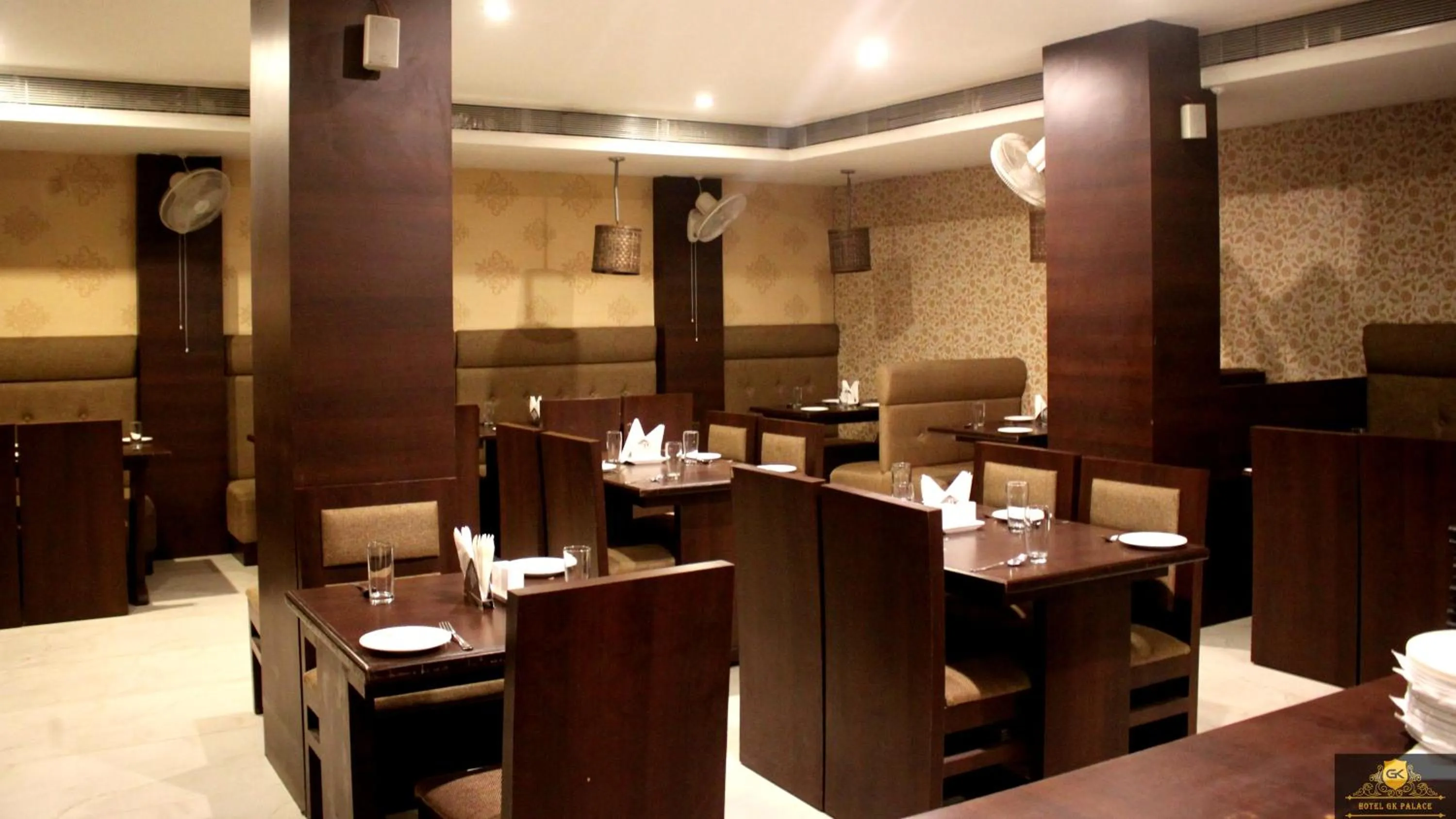 GK PALACE Pure VEG Hotel