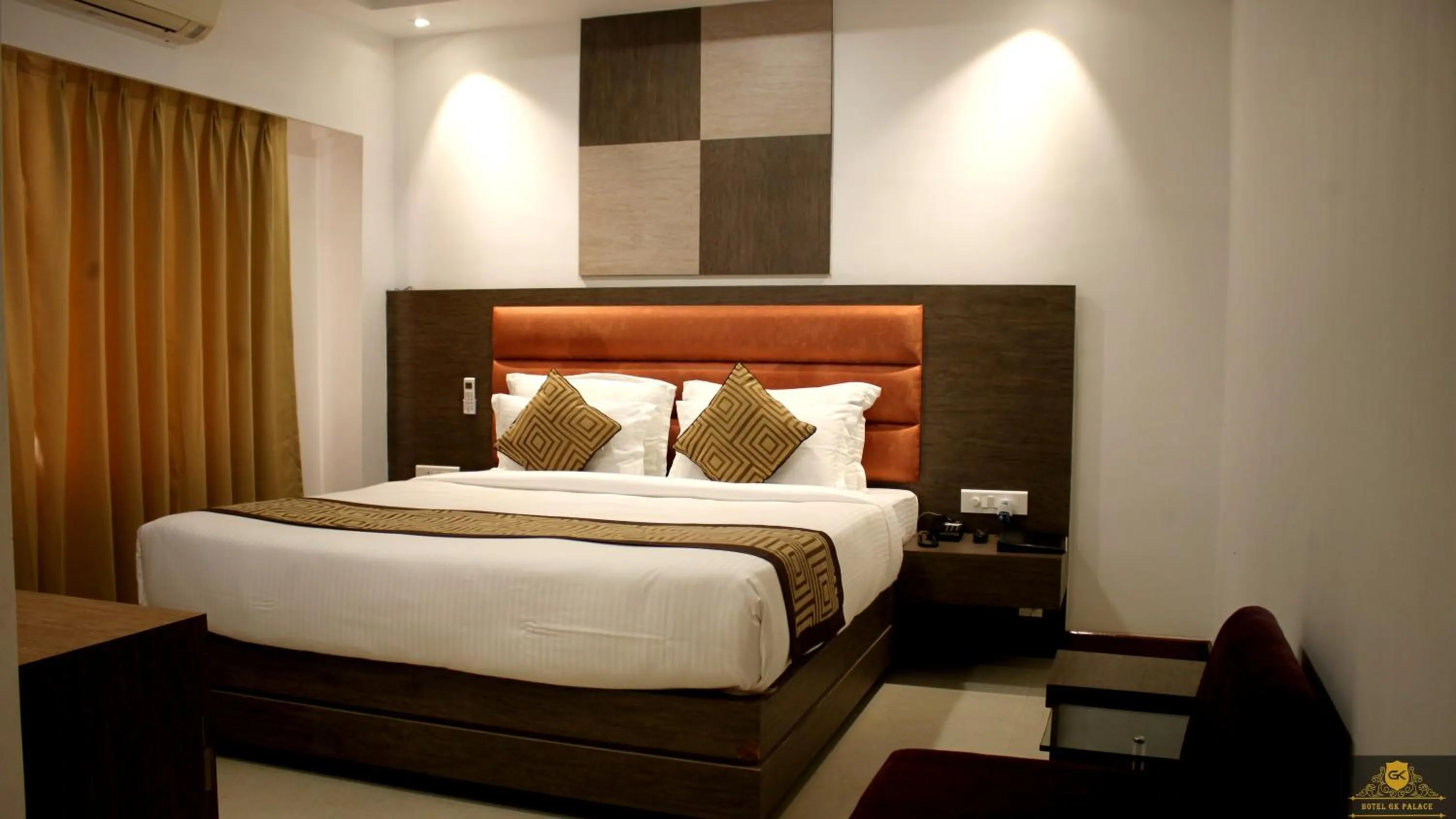 Bed in GK PALACE Pure VEG Hotel