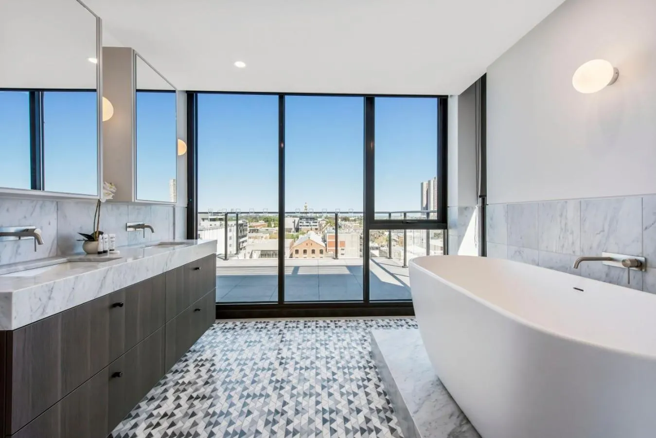 Bathroom in Melbourne City Apartments - Teri