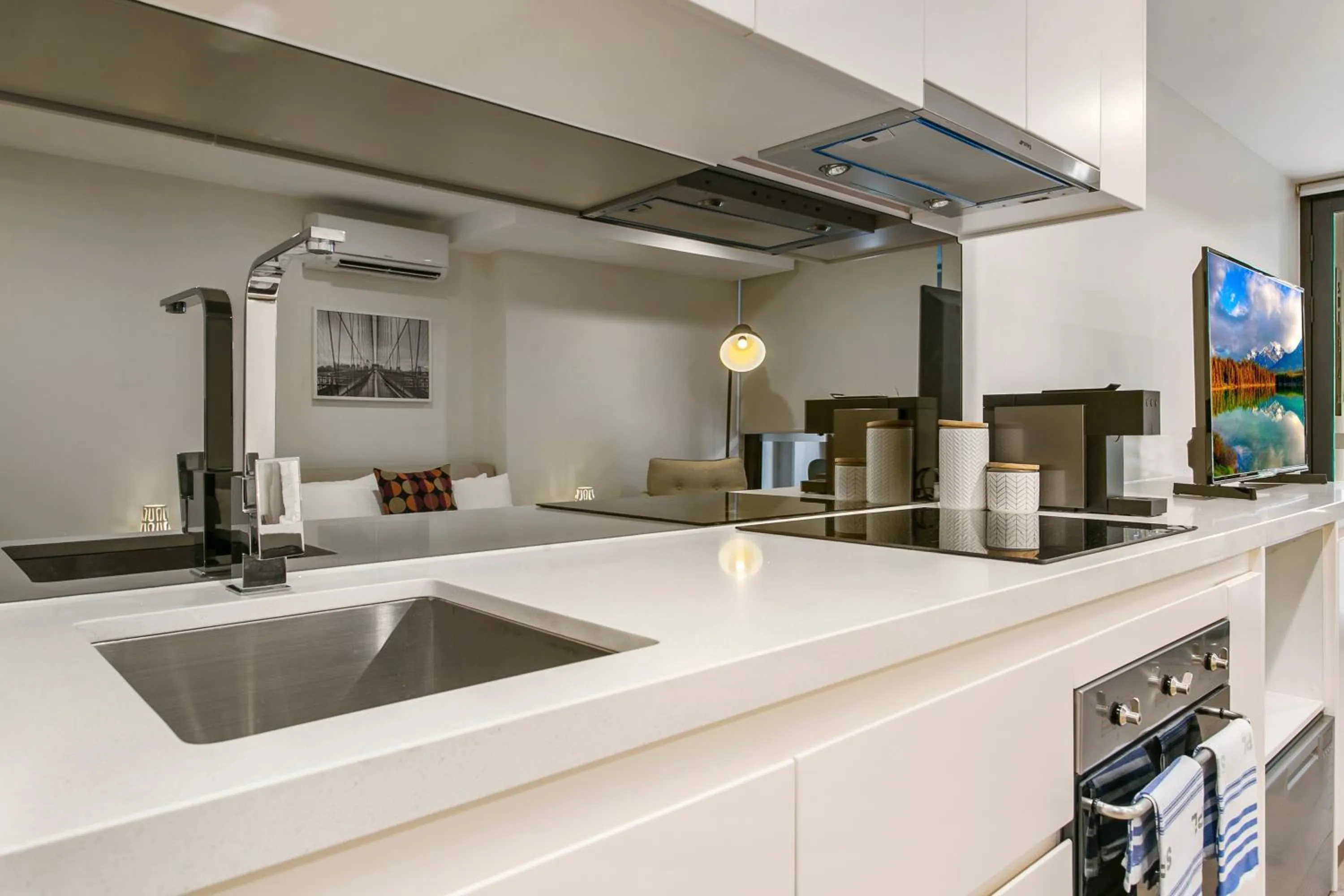 Coffee/tea facilities in Melbourne City Apartments - Teri