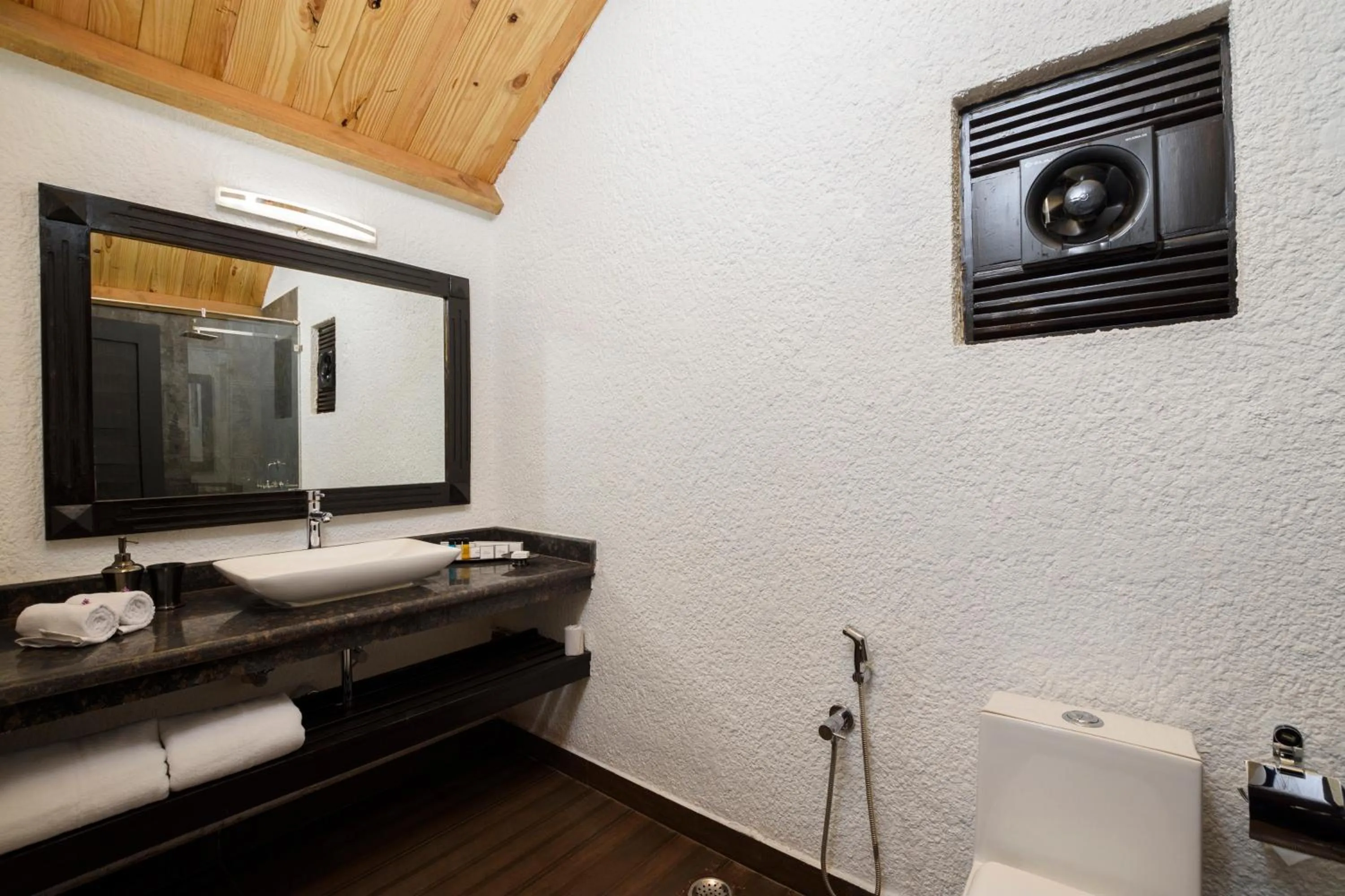 Bathroom in White Wood Resort By Stone Wood Hotels