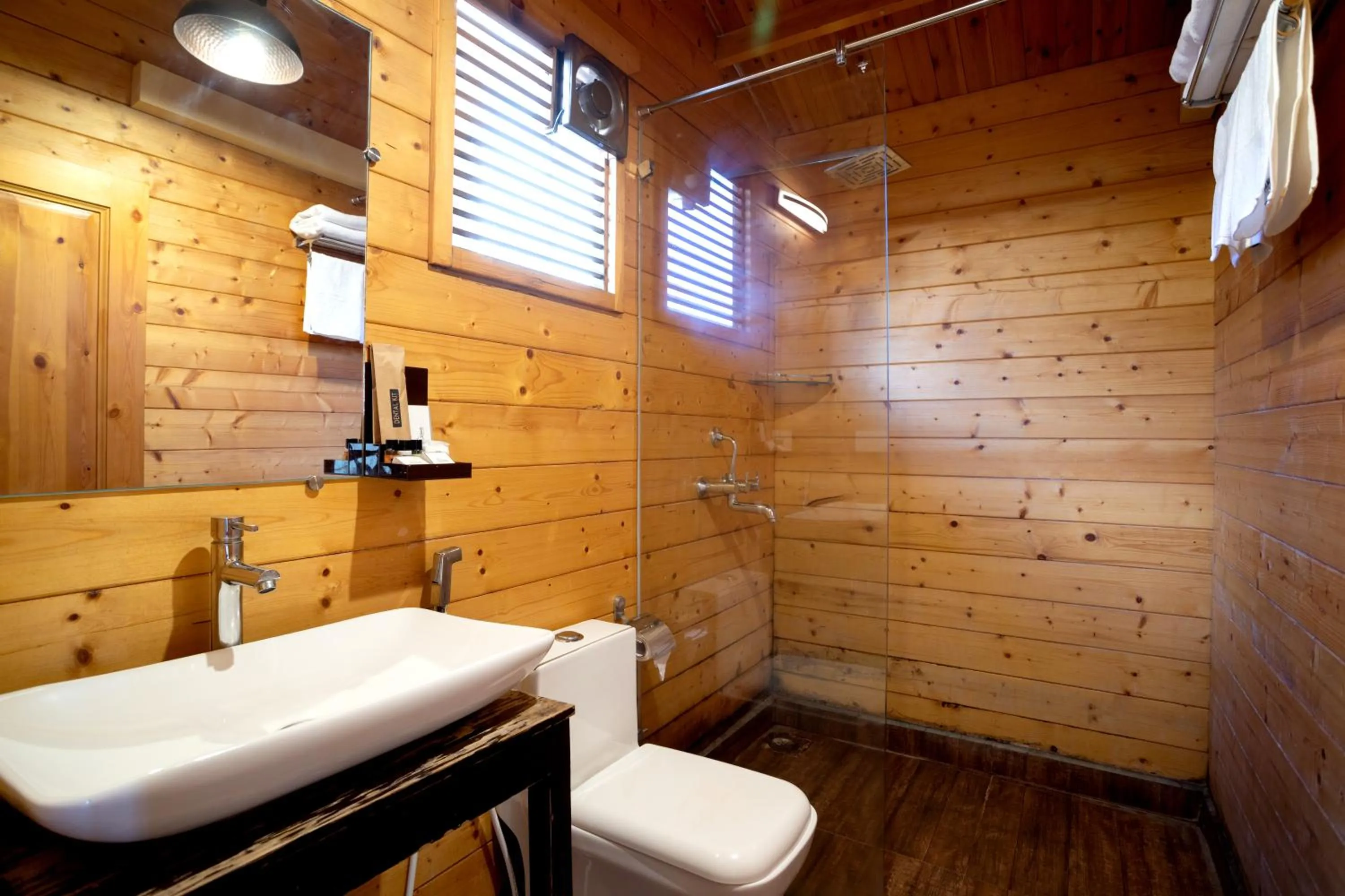 Bathroom in White Wood Resort By Stone Wood Hotels