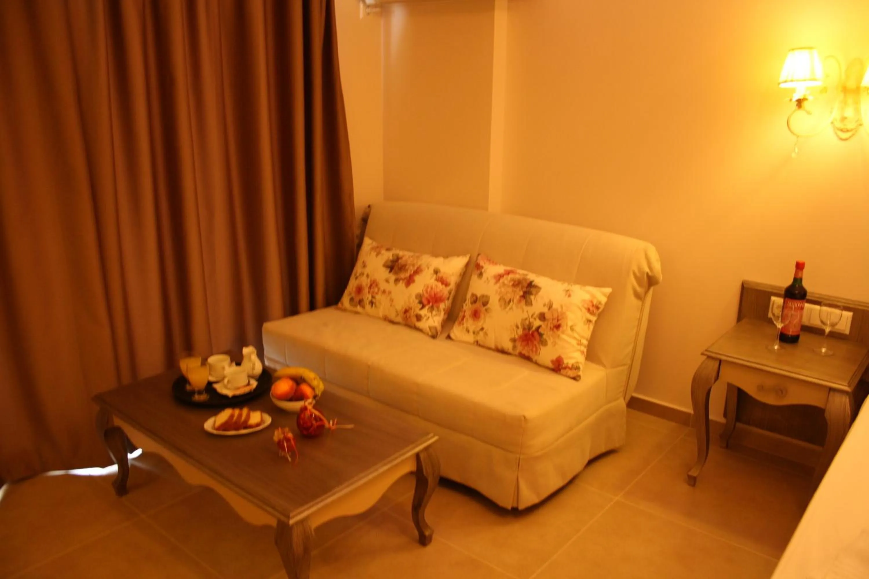 Seating area in Palatino Hotel