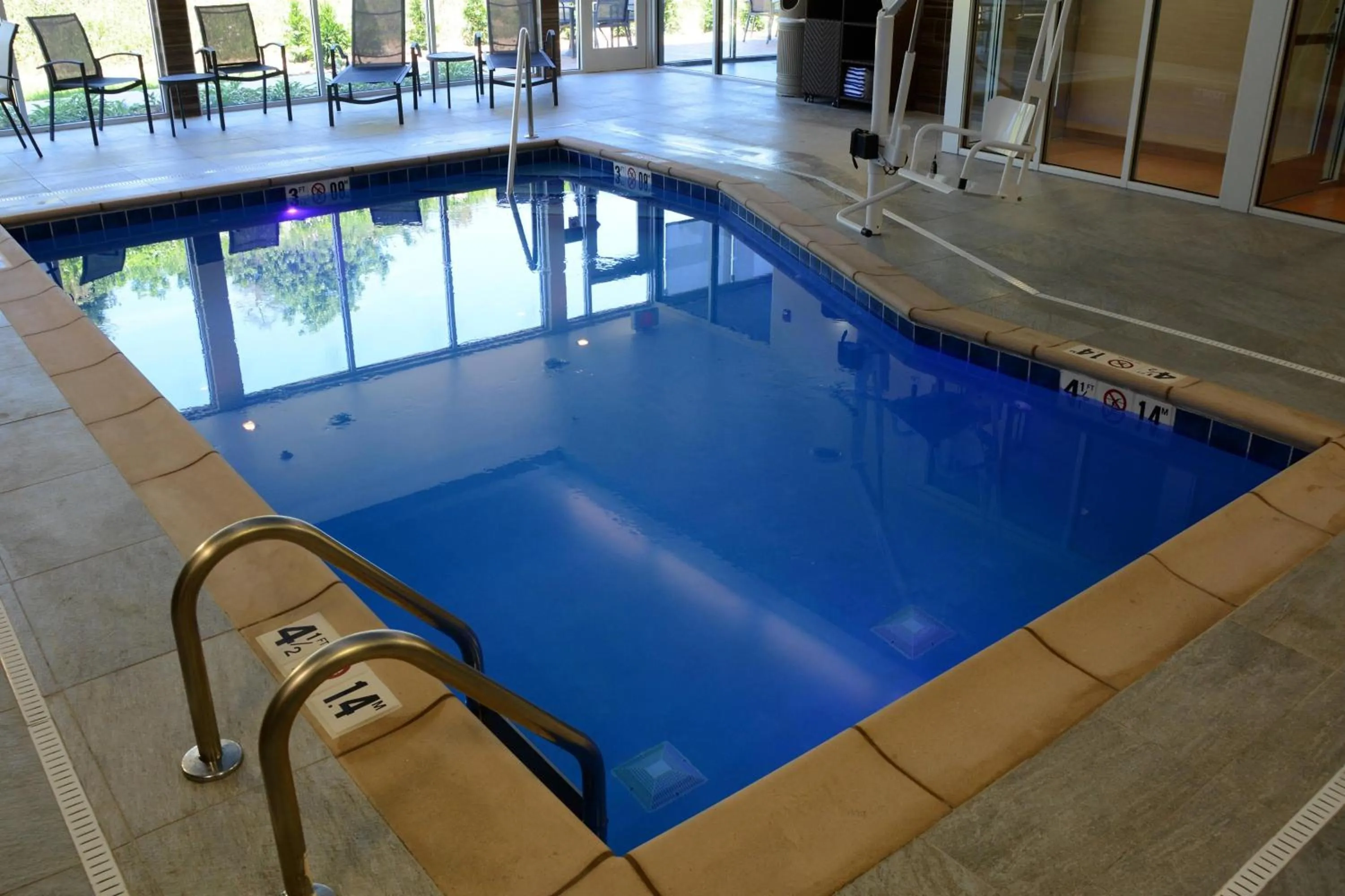 Swimming pool in Fairfield Inn & Suites By Marriott Somerset, PA