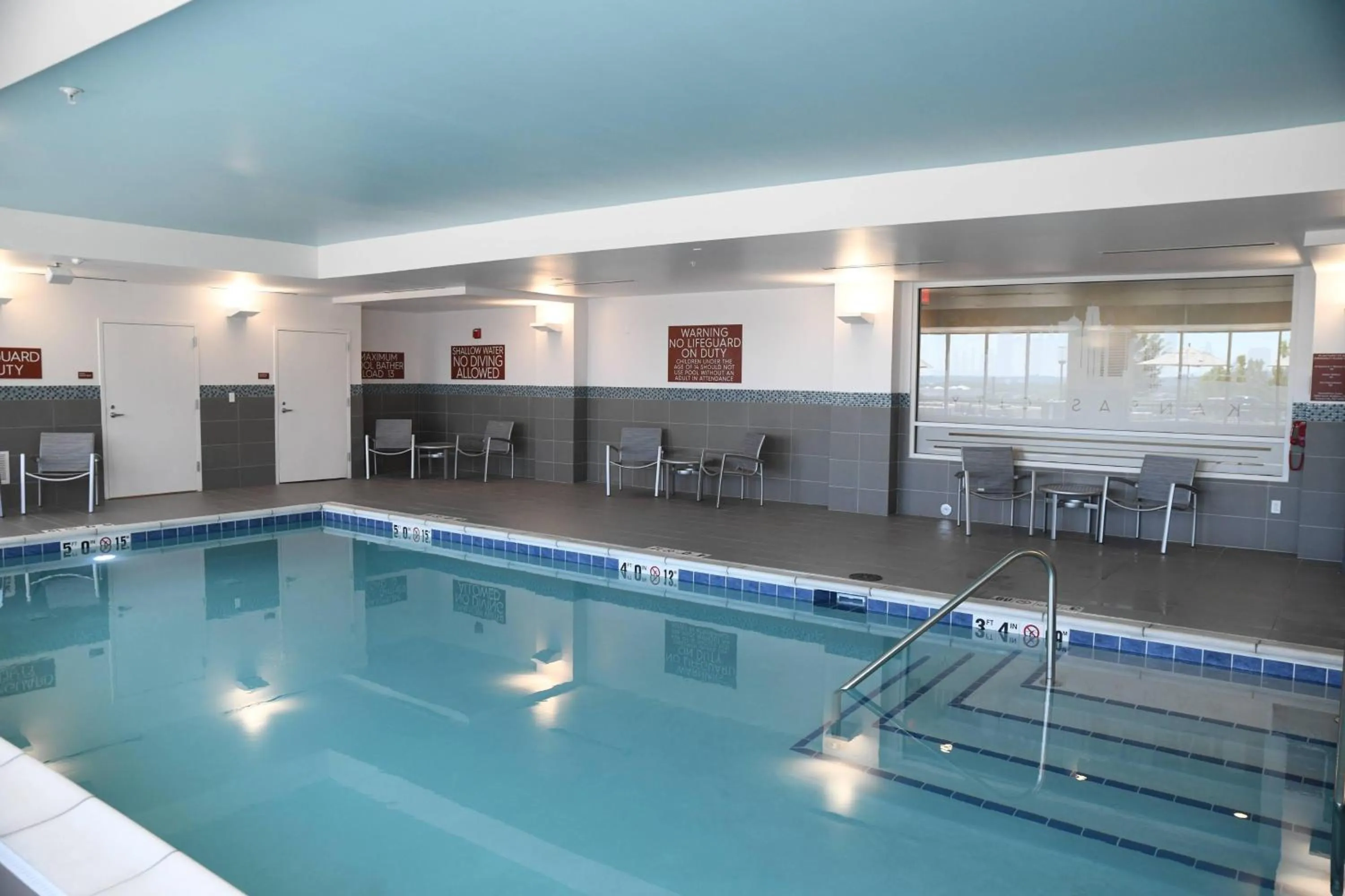 Swimming pool in TownePlace Suites Kansas City At Briarcliff