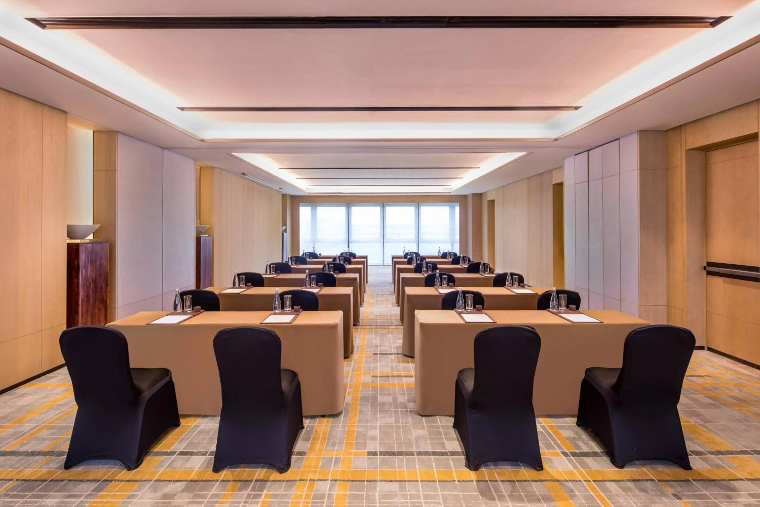 Meeting/conference room in Courtyard by Marriott Shanghai Hongqiao