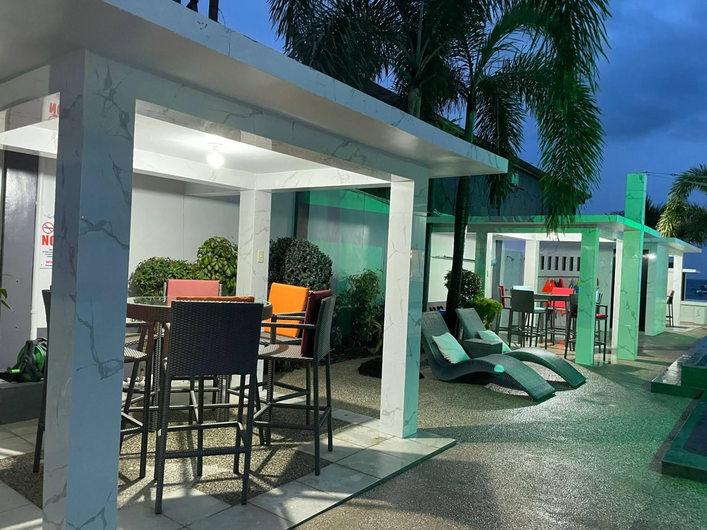 Swimming pool in Cave Beach Resort - Boutique Accomodation