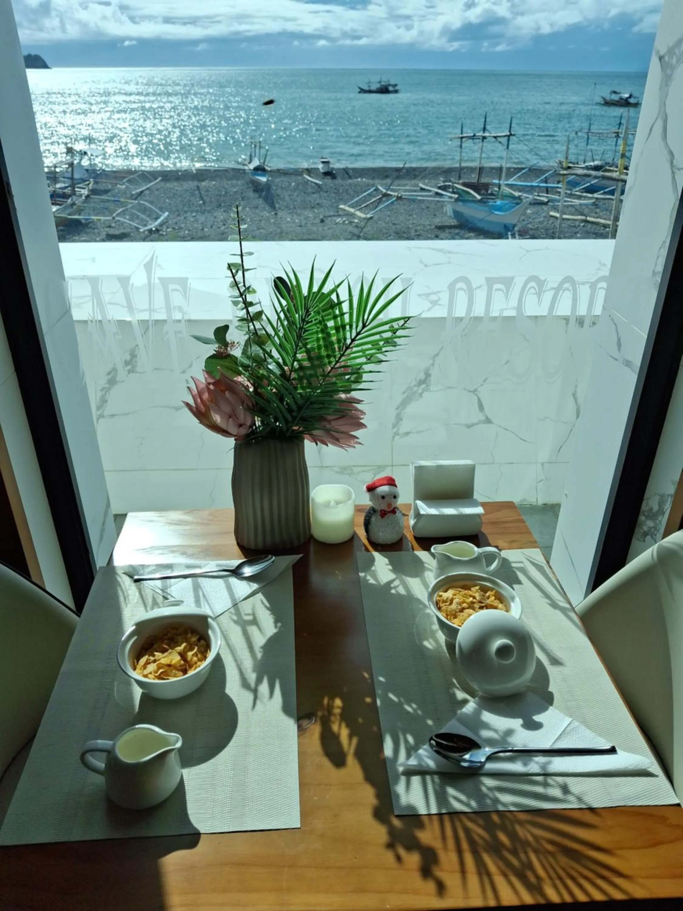 Restaurant/places to eat in Cave Beach Resort - Boutique Accomodation