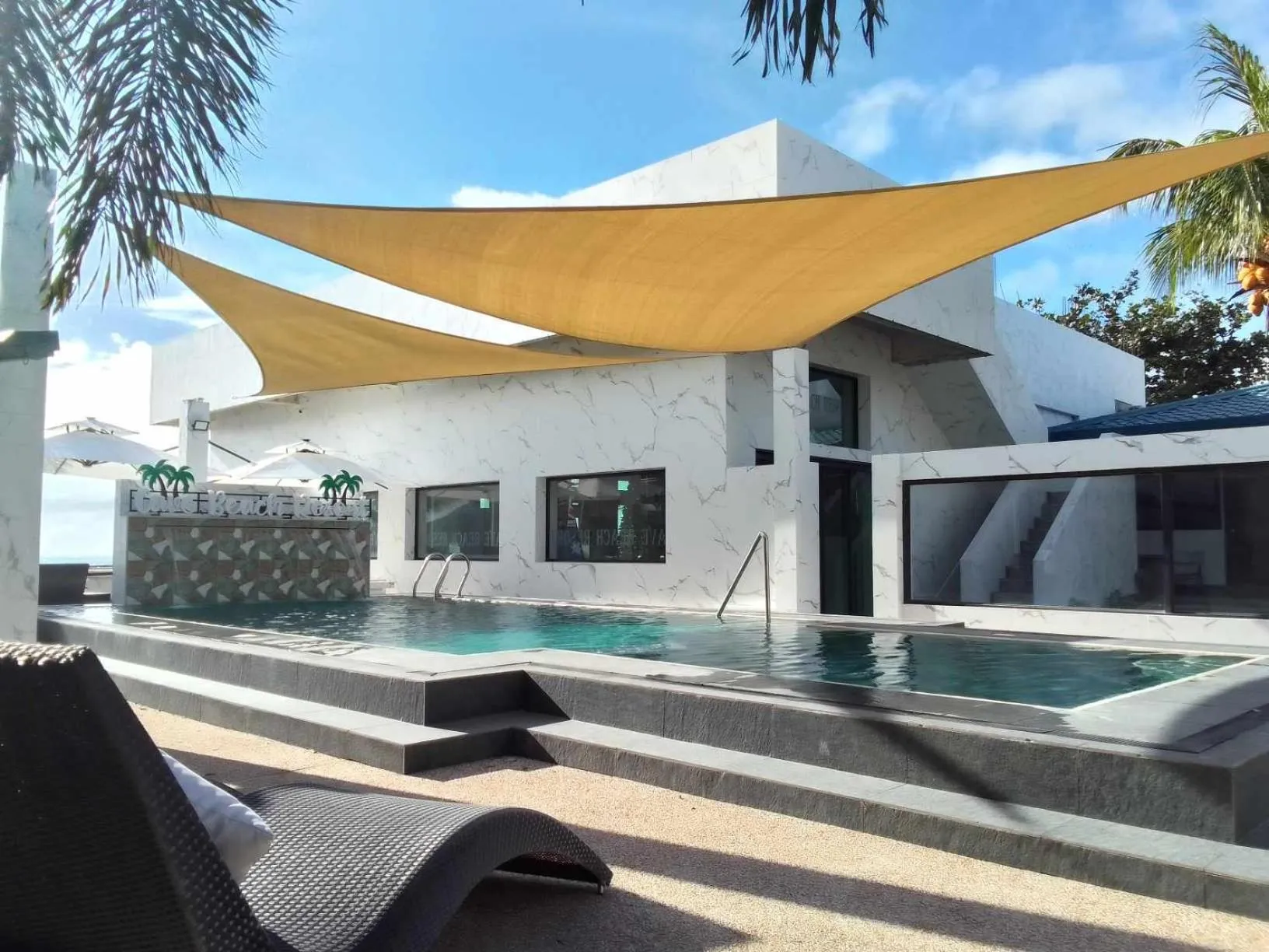 Swimming pool in Cave Beach Resort - Boutique Accomodation