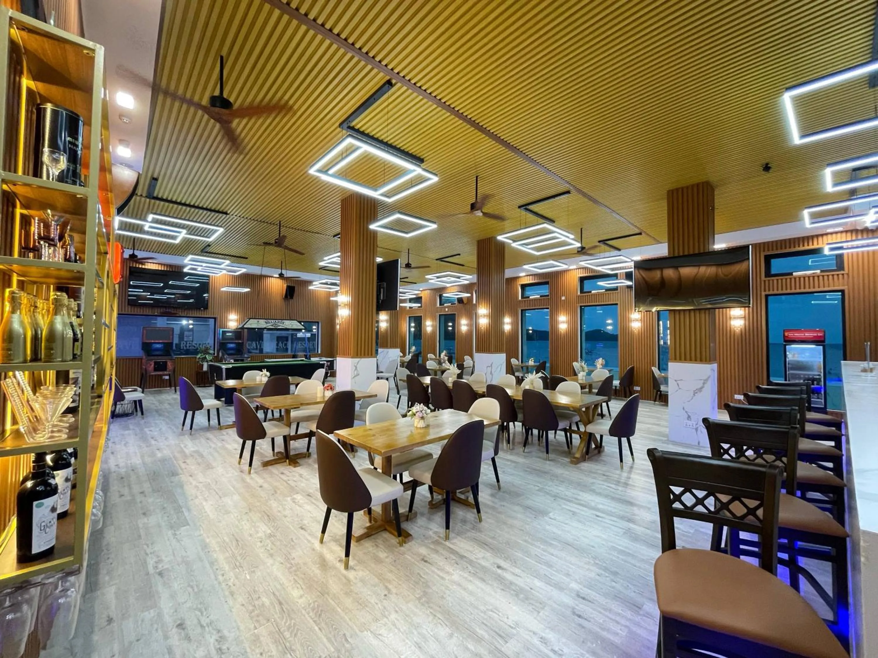 Restaurant/places to eat in Cave Beach Resort - Boutique Accomodation