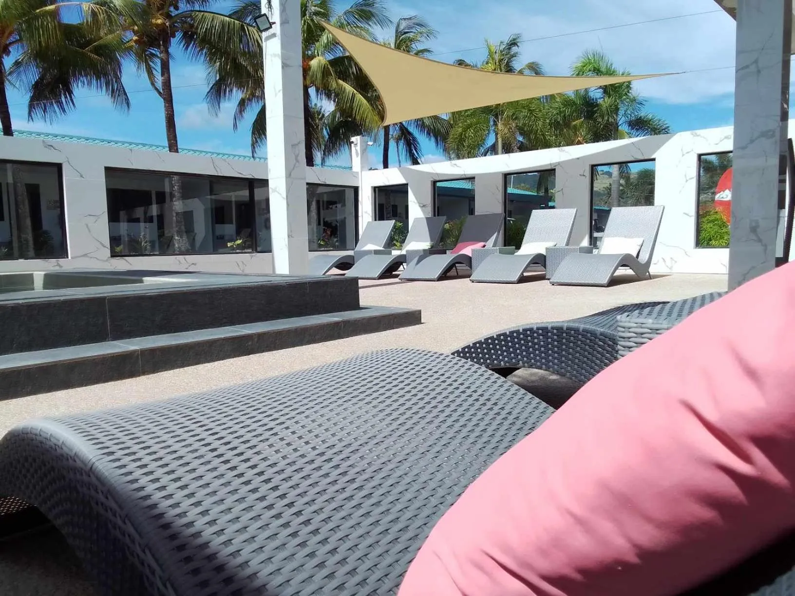 sunbed in Cave Beach Resort - Boutique Accomodation