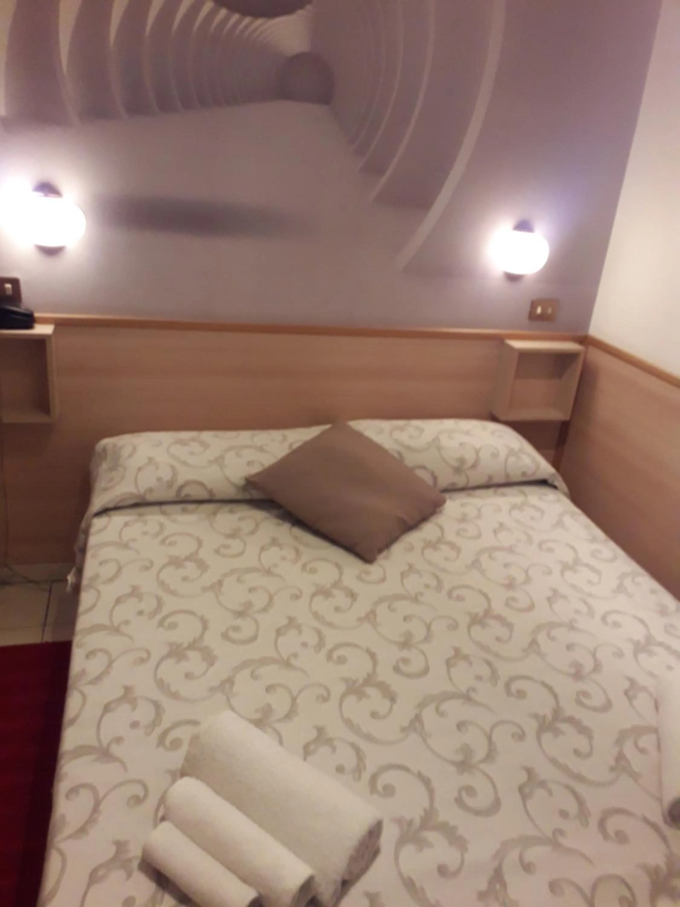 Bedroom, Bed in Hotel Vittoriano