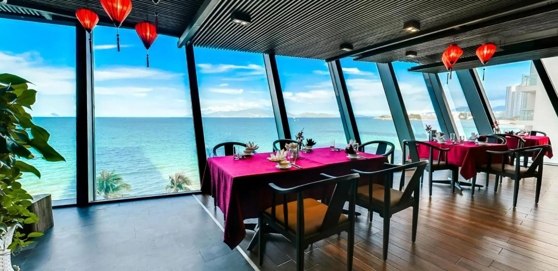 Restaurant/places to eat in Boton Blue Hotel & Spa