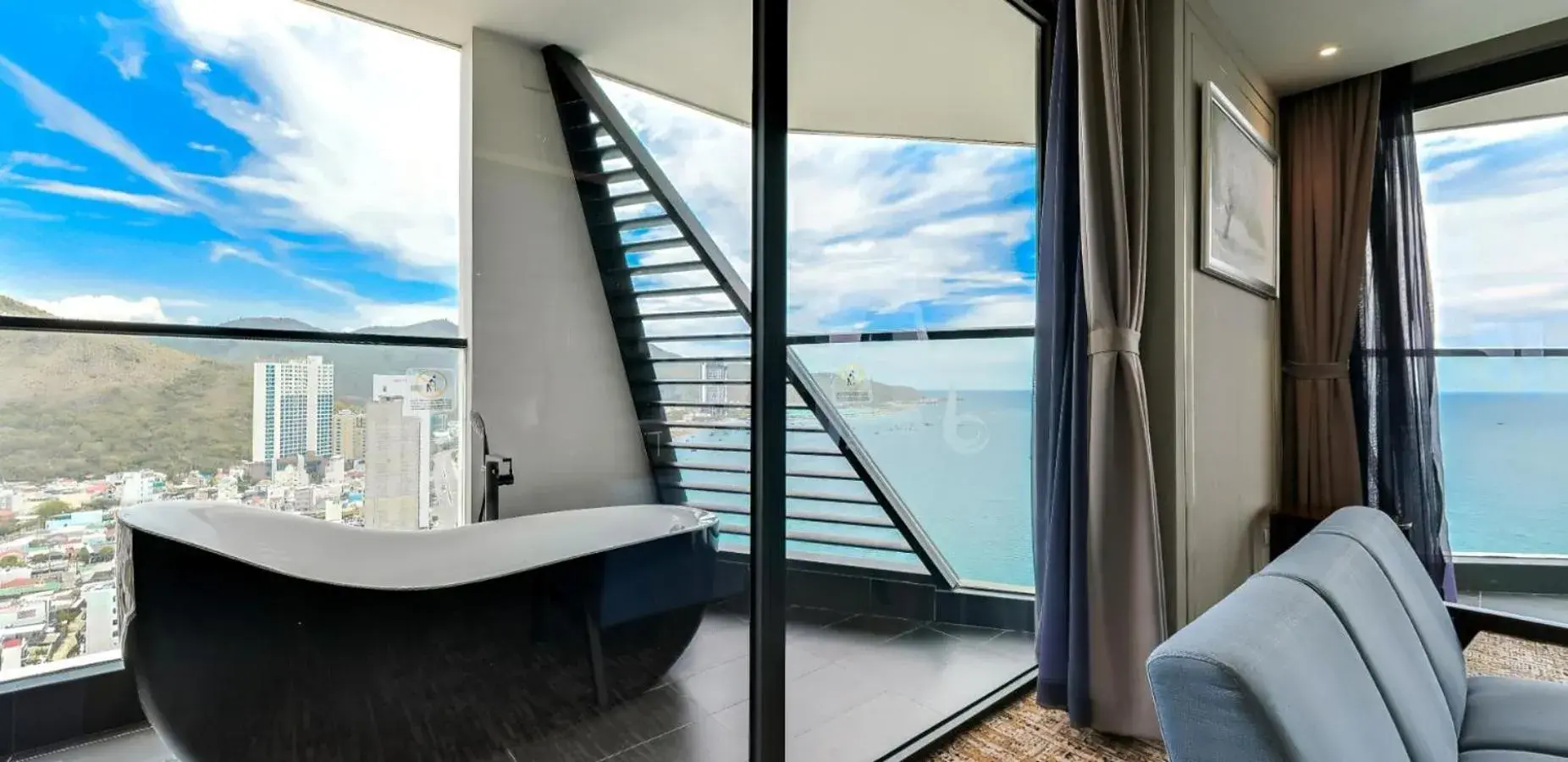 Suite Oceanfront – Wine, Sauna & VIP Perks in Boton Blue Hotel & Spa Suite Oceanfront – Wine, Sauna & VIP Perks in Boton Blue Hotel & Spa