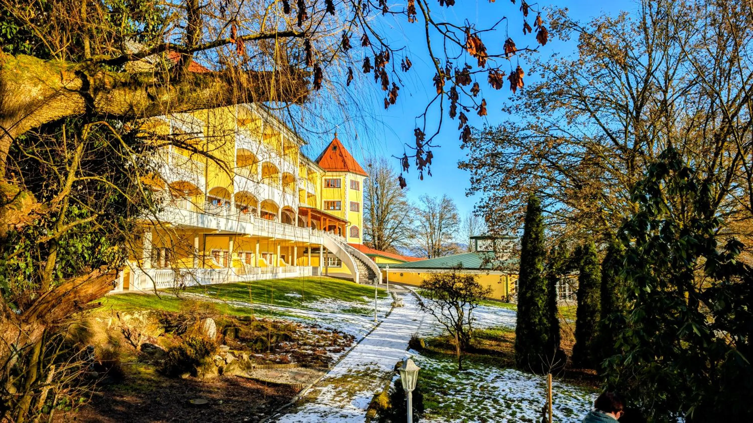 Property building in Wellnesshotel Parkschlössl zu Thyrnau Ihr adults only SPA Resort