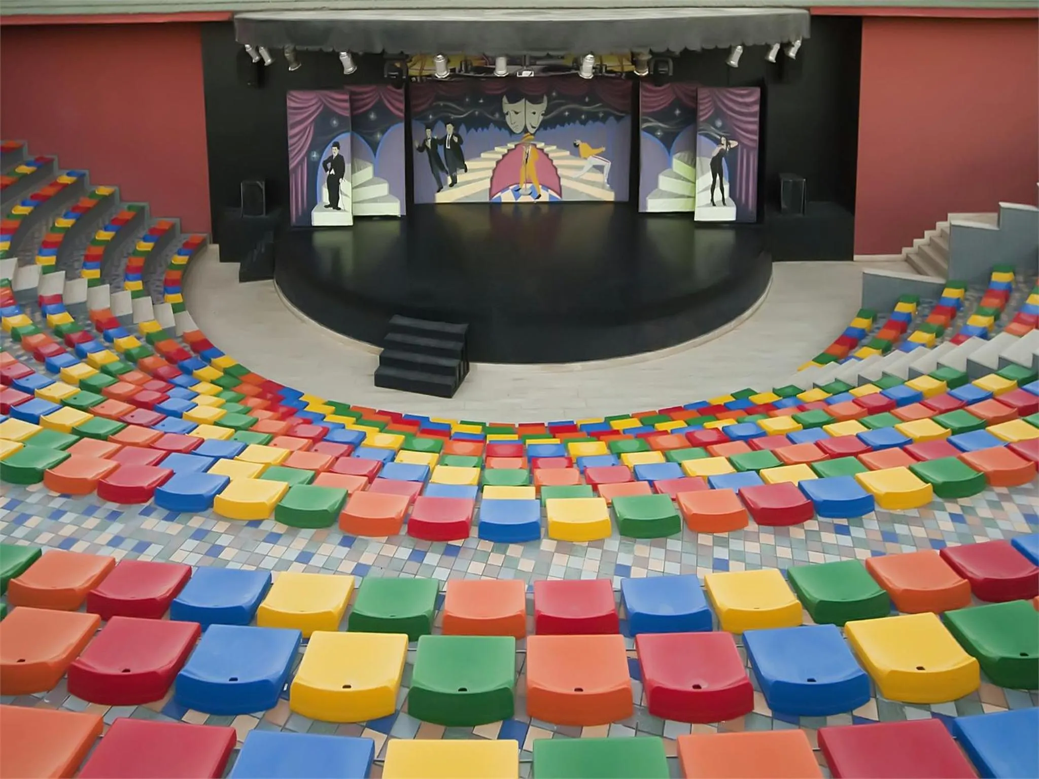 Evening entertainment in Siam Elegance Hotel & Spa