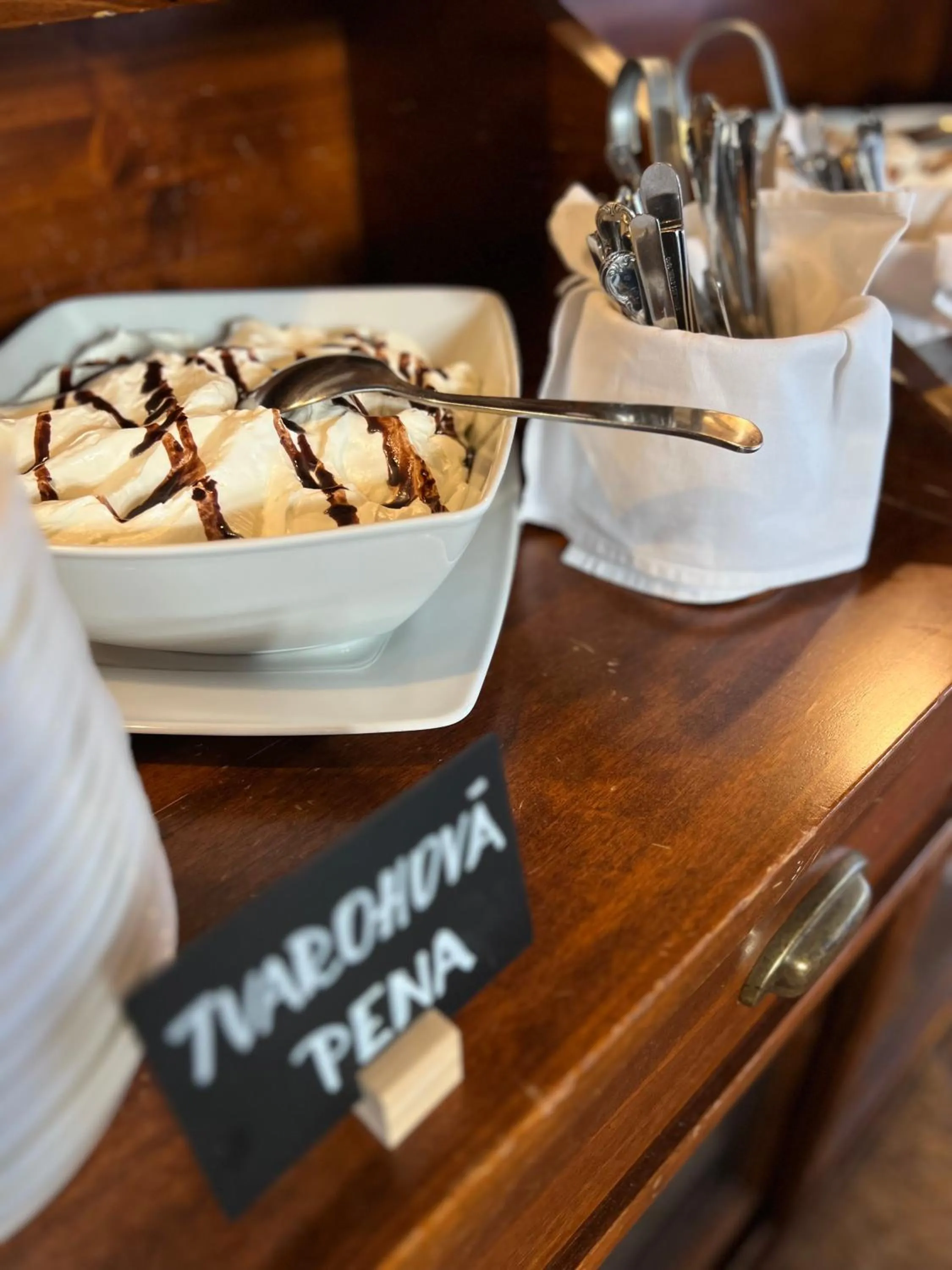 Restaurant/places to eat in Hotel Amalia