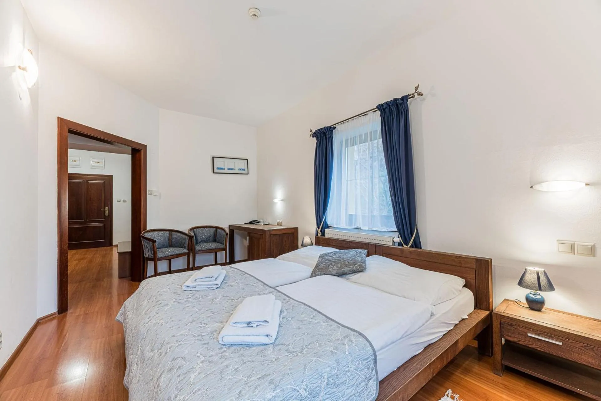 Facility for disabled guests, Bed in Hotel Amalia