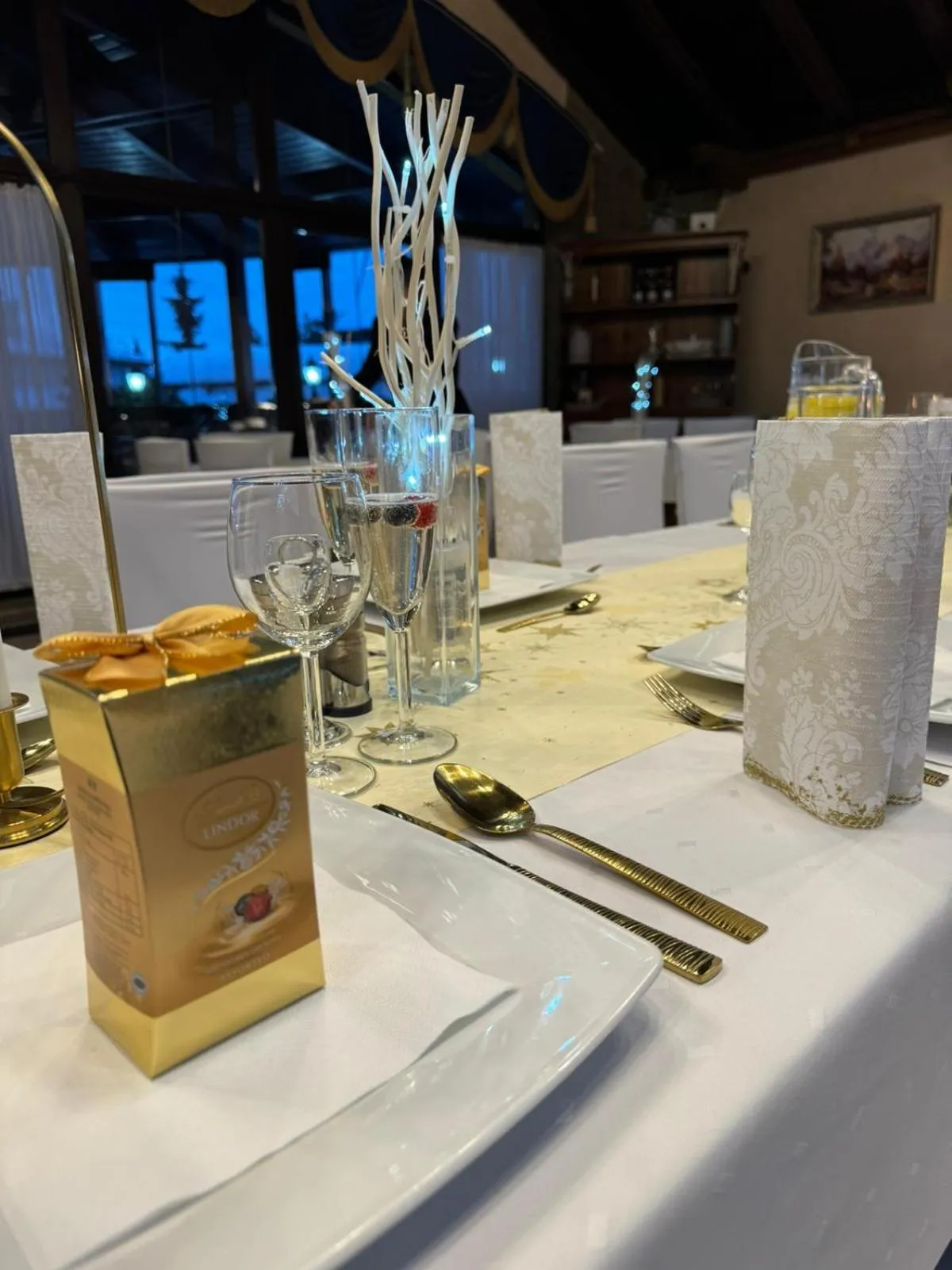 Restaurant/places to eat in Hotel Amalia