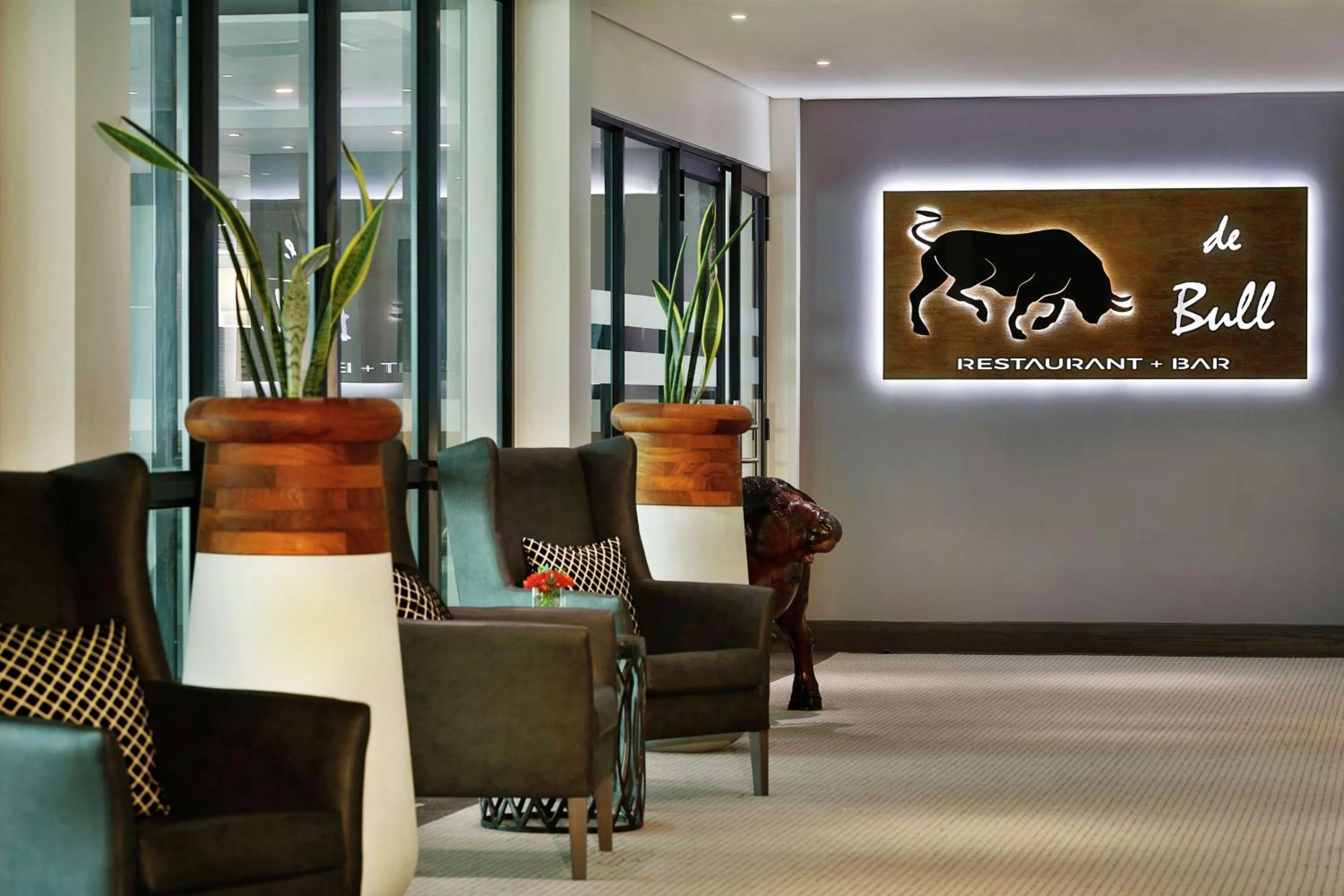 Restaurant/places to eat in Legend Hotel Lagos Airport, Curio Collection By Hilton