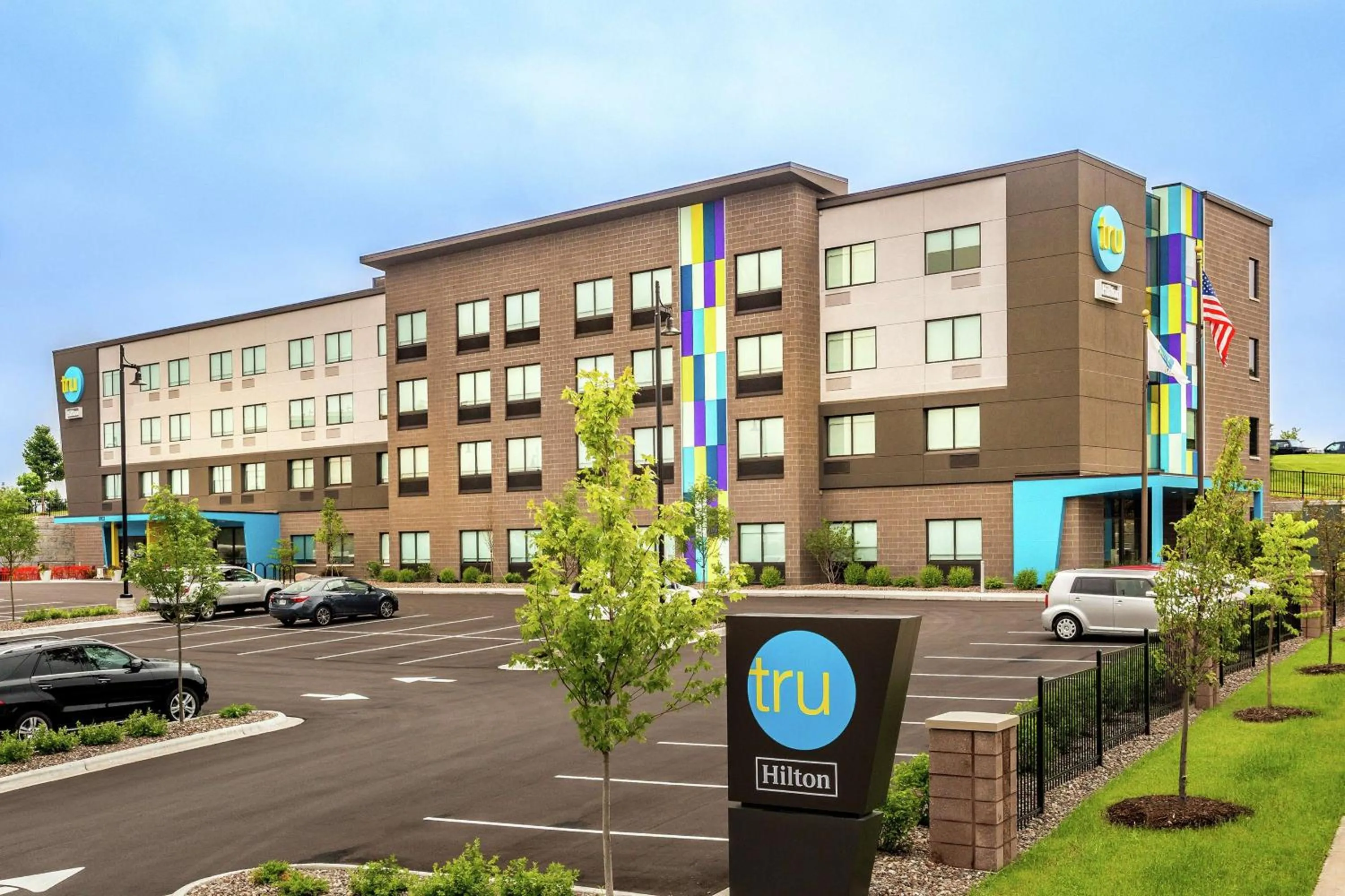 Property building in Tru By Hilton Madison West