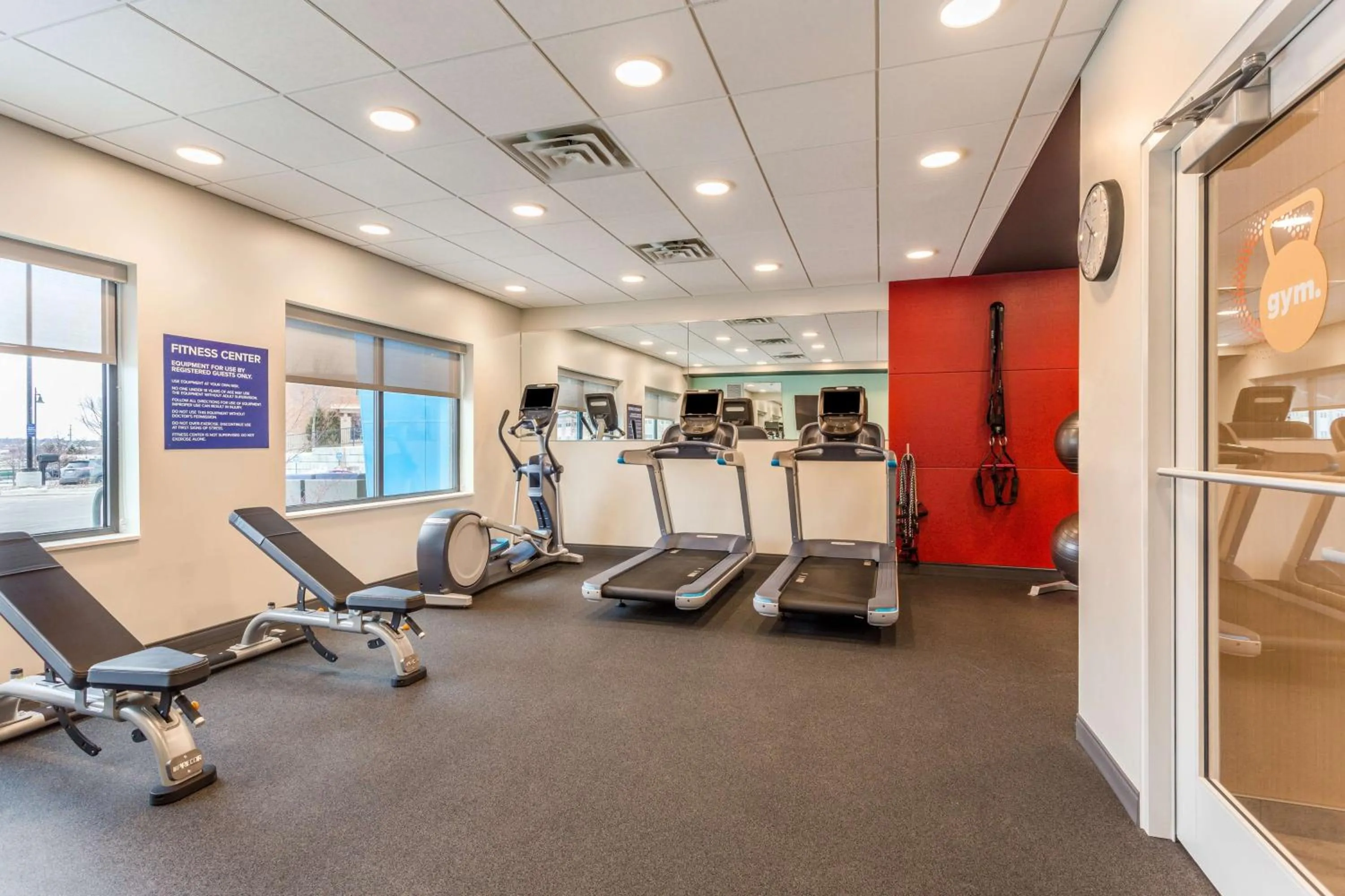 Fitness centre/facilities in Tru By Hilton Madison West