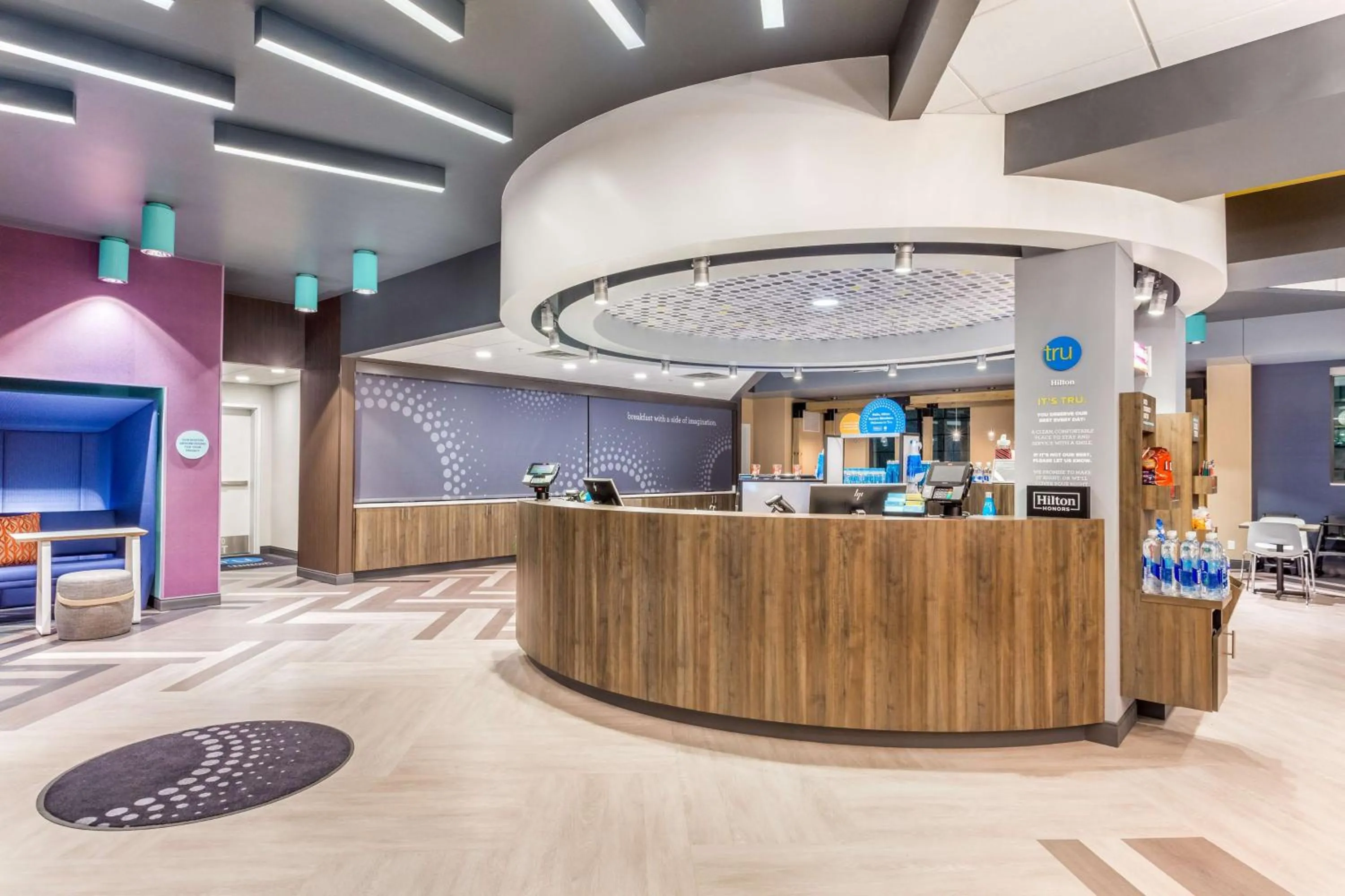 Lobby or reception in Tru By Hilton Madison West