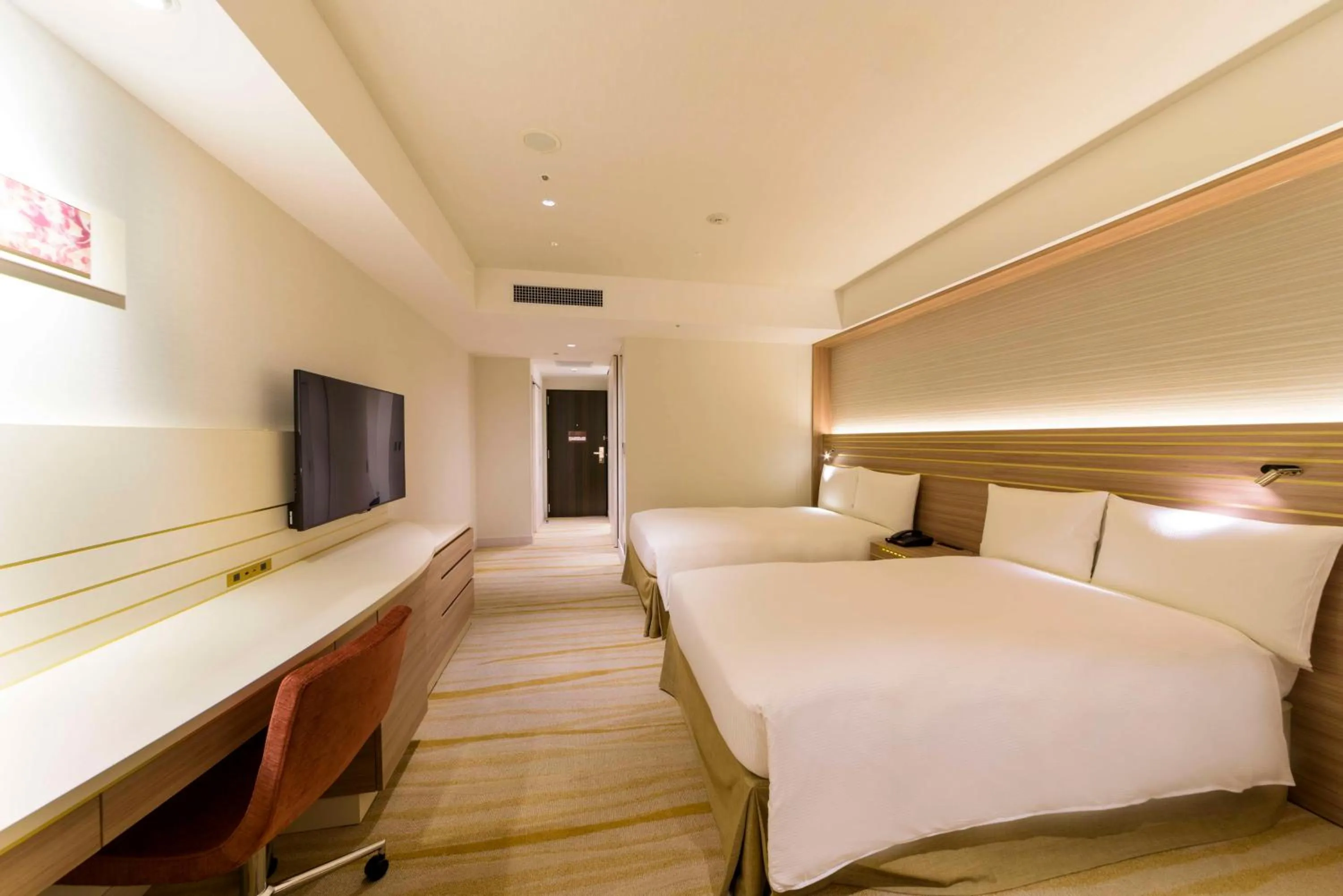 Bedroom, Bed in DoubleTree by Hilton Okinawa Chatan Resort