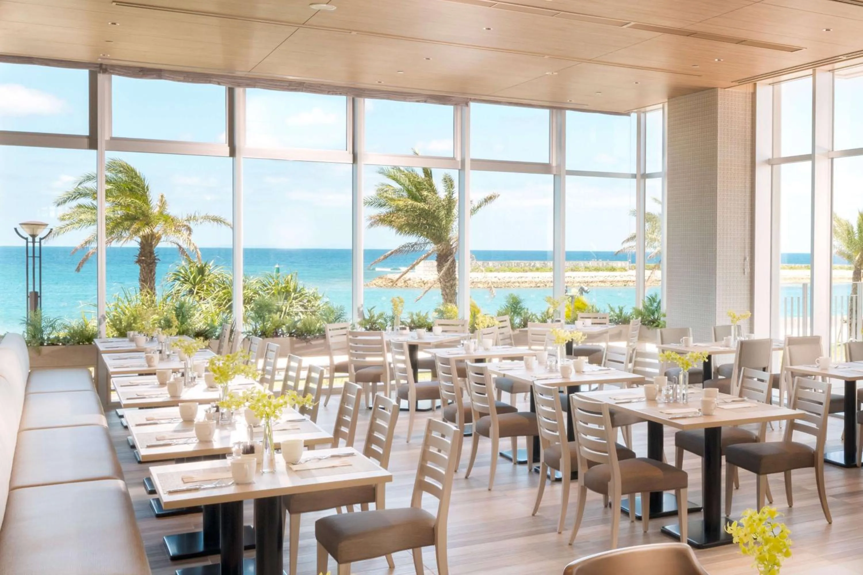 Restaurant/places to eat in DoubleTree by Hilton Okinawa Chatan Resort