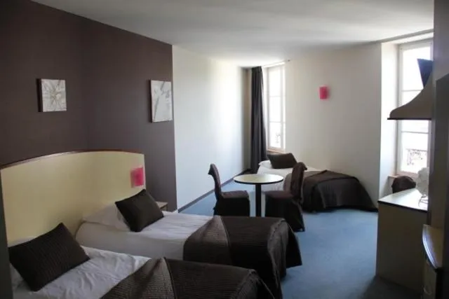 Day in Logis Hôtel de France restaurant le Lucullus