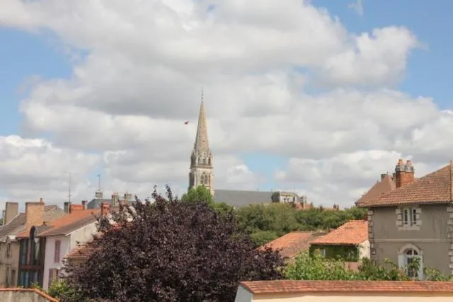 Day in Logis Hôtel de France restaurant le Lucullus