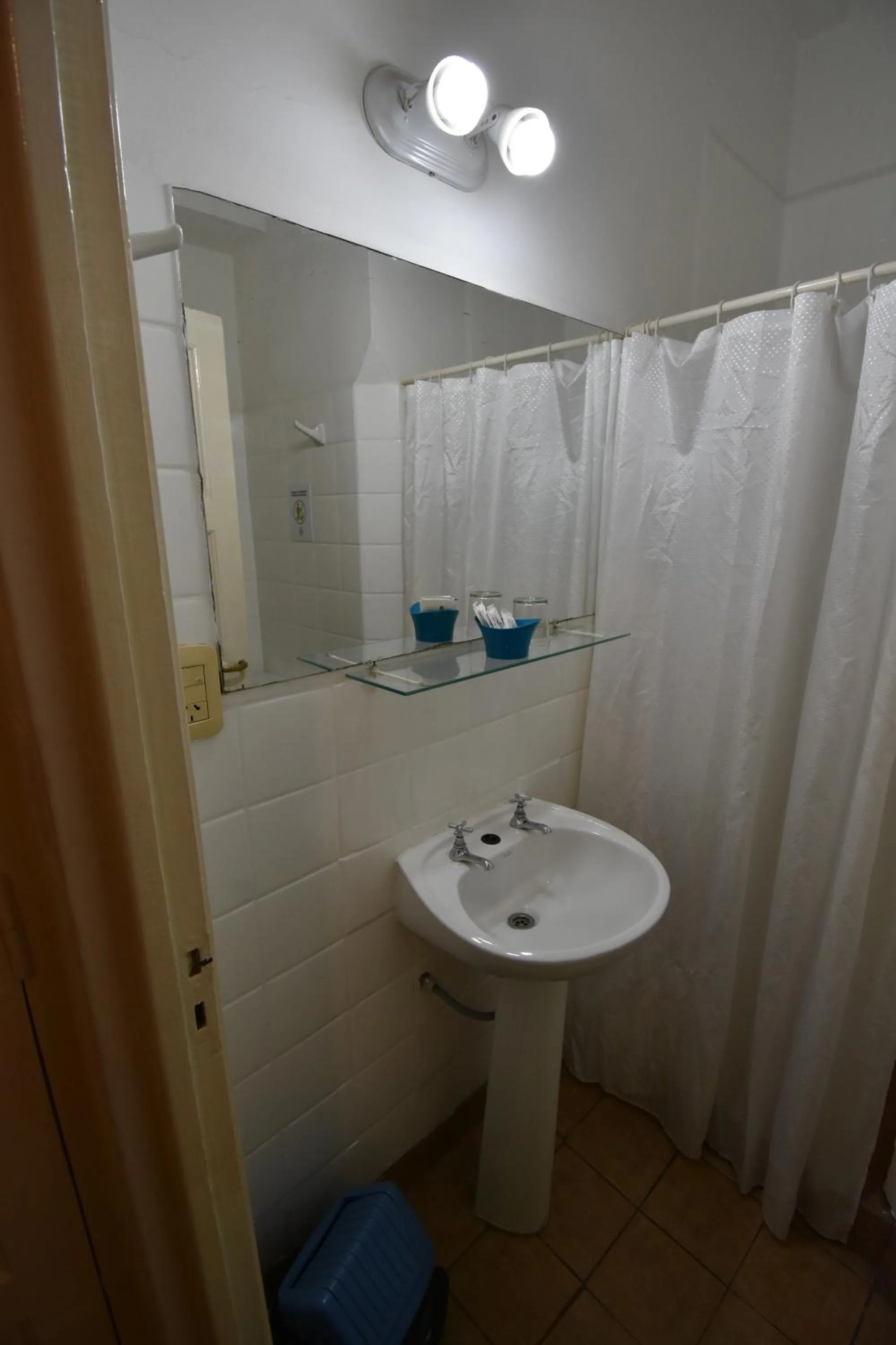 Shower in Hotel Plaza