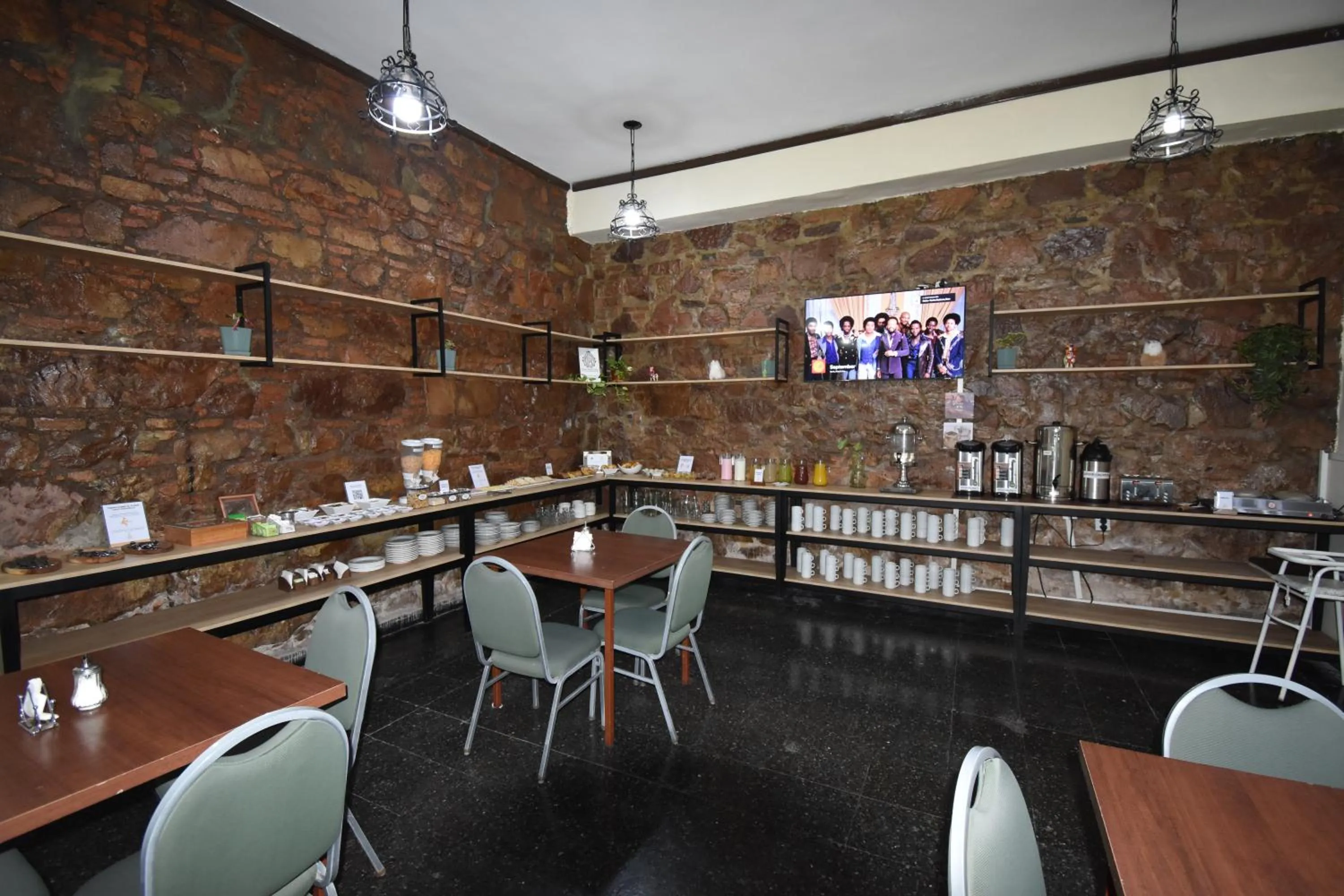 TV and multimedia in Hotel Plaza