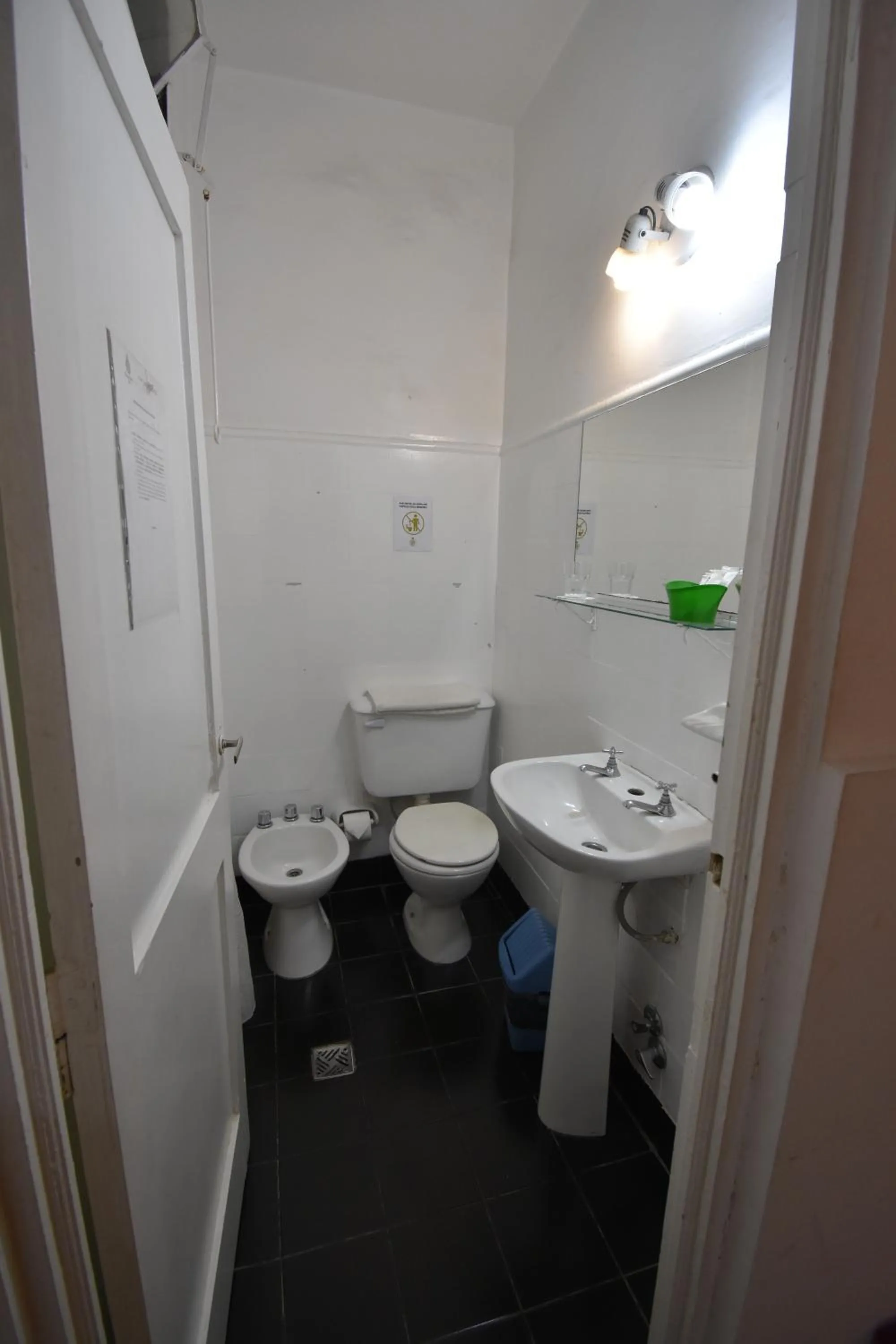 Toilet in Hotel Plaza